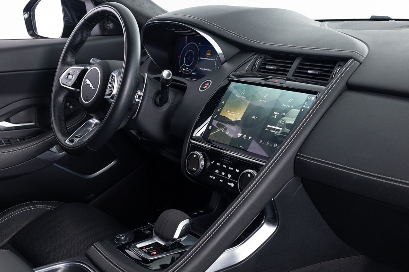 Foto van Jaguar E-pace