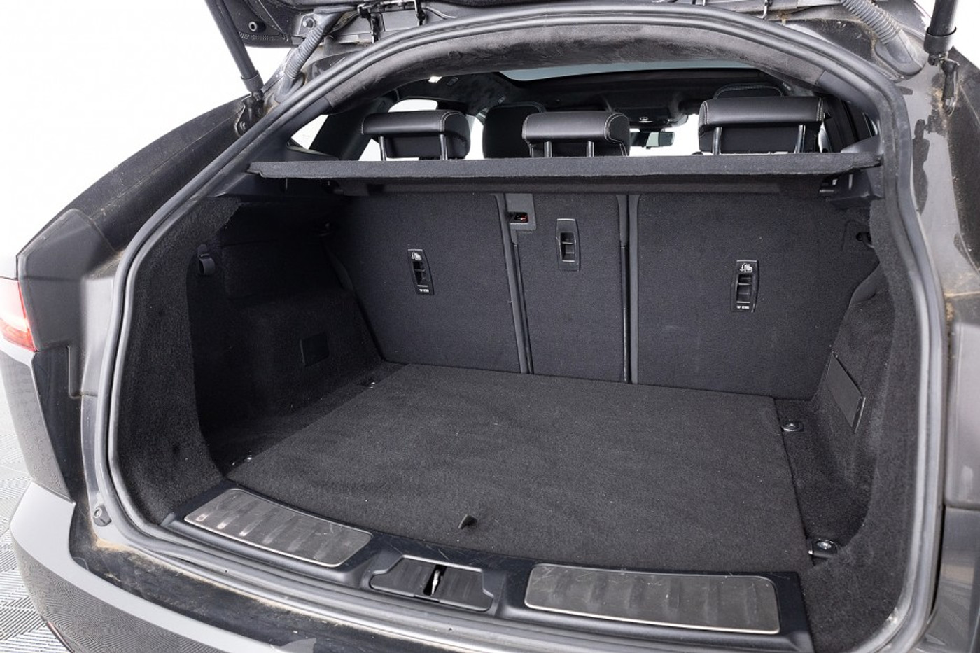 Foto van Jaguar E-pace