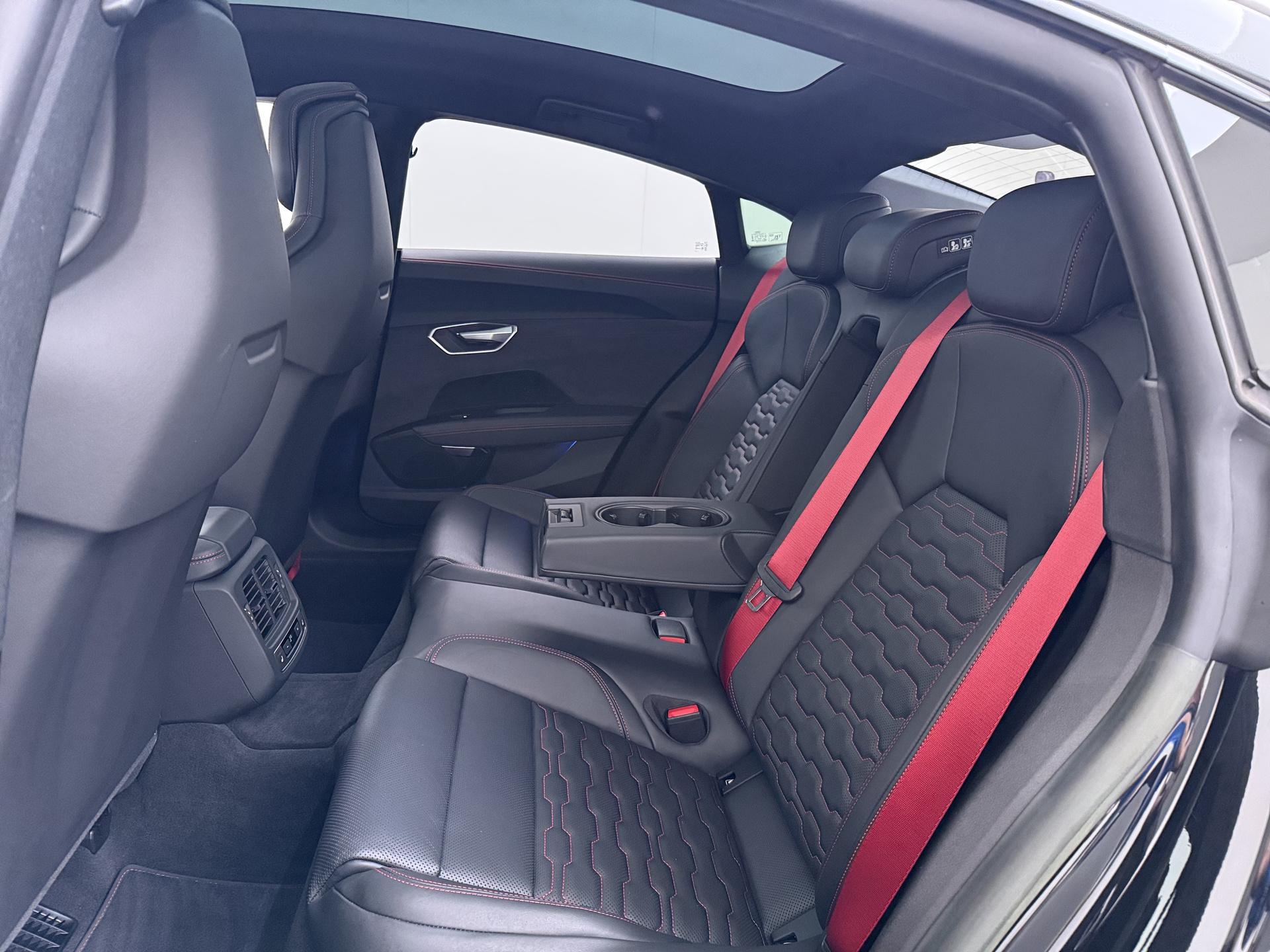Foto van Audi RS E-tron GT