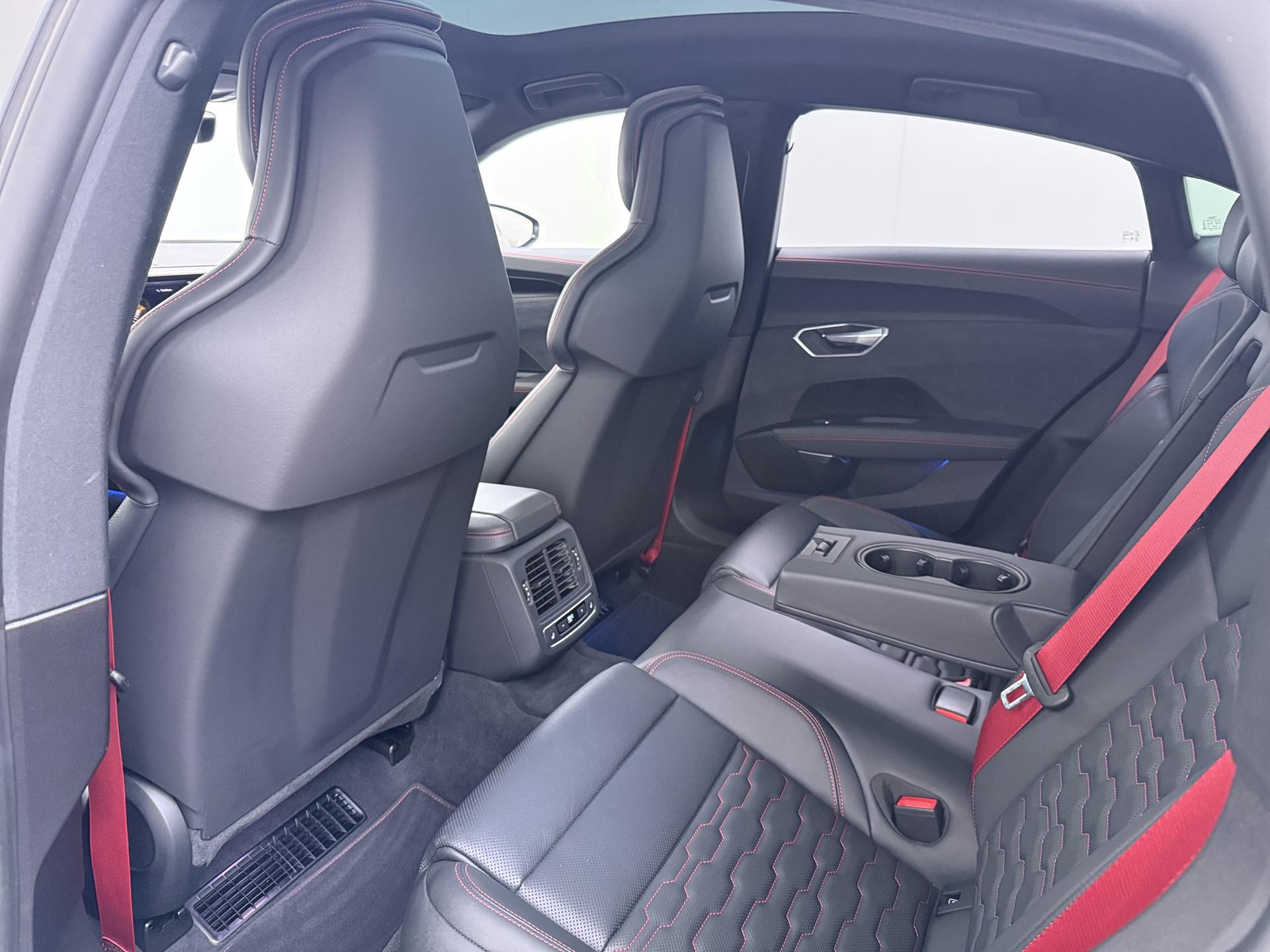 Foto van Audi RS E-tron GT