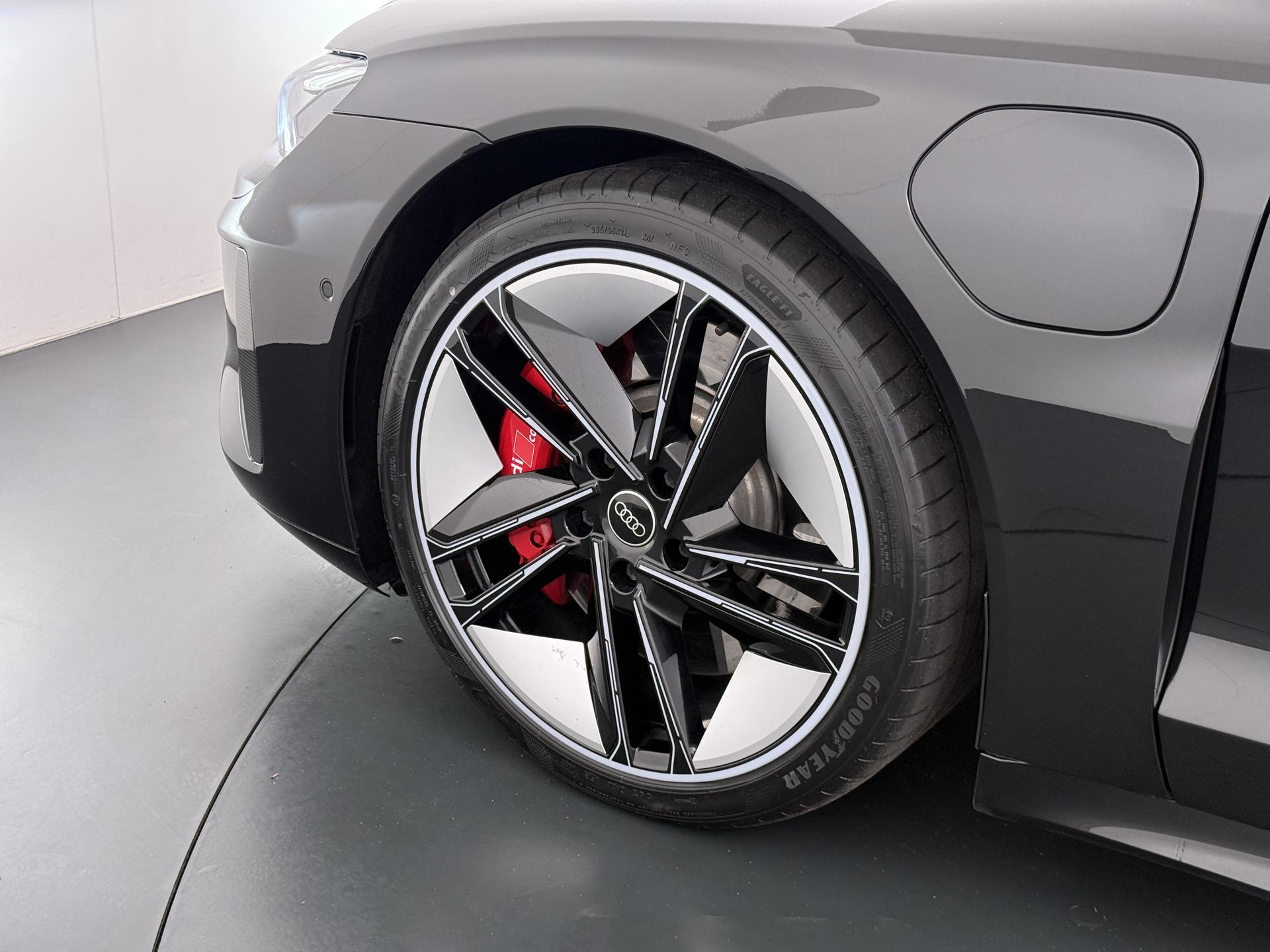 Foto van Audi RS E-tron GT