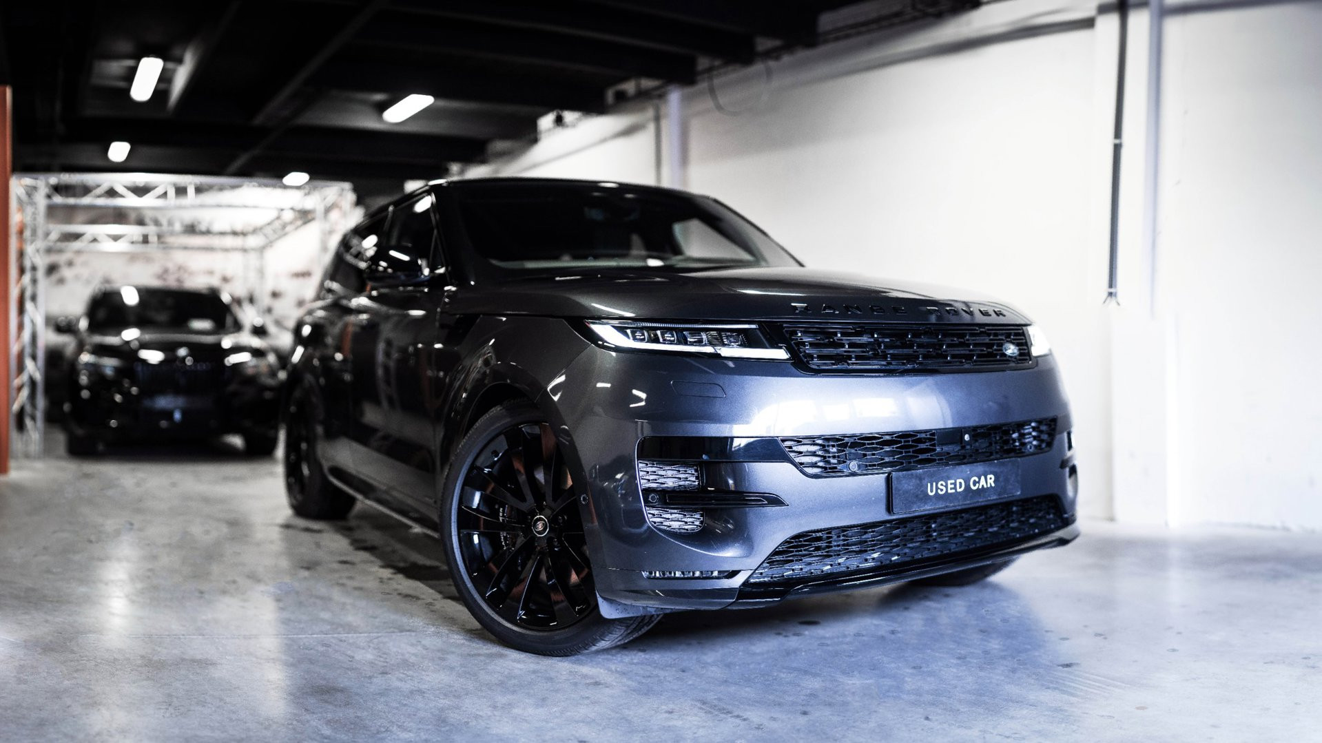 Land Rover Range Rover Sport 3.0 P550e Autobiography PHEV Black Pack|23" Inch|PANO|Carpathian Grey|Trekhaak|Winter & Comfort Pack 2026 - voorkant