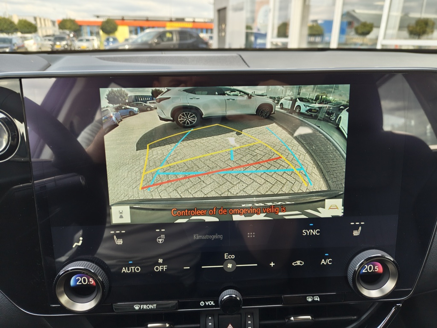 Foto van Lexus Lexus Nx450h+