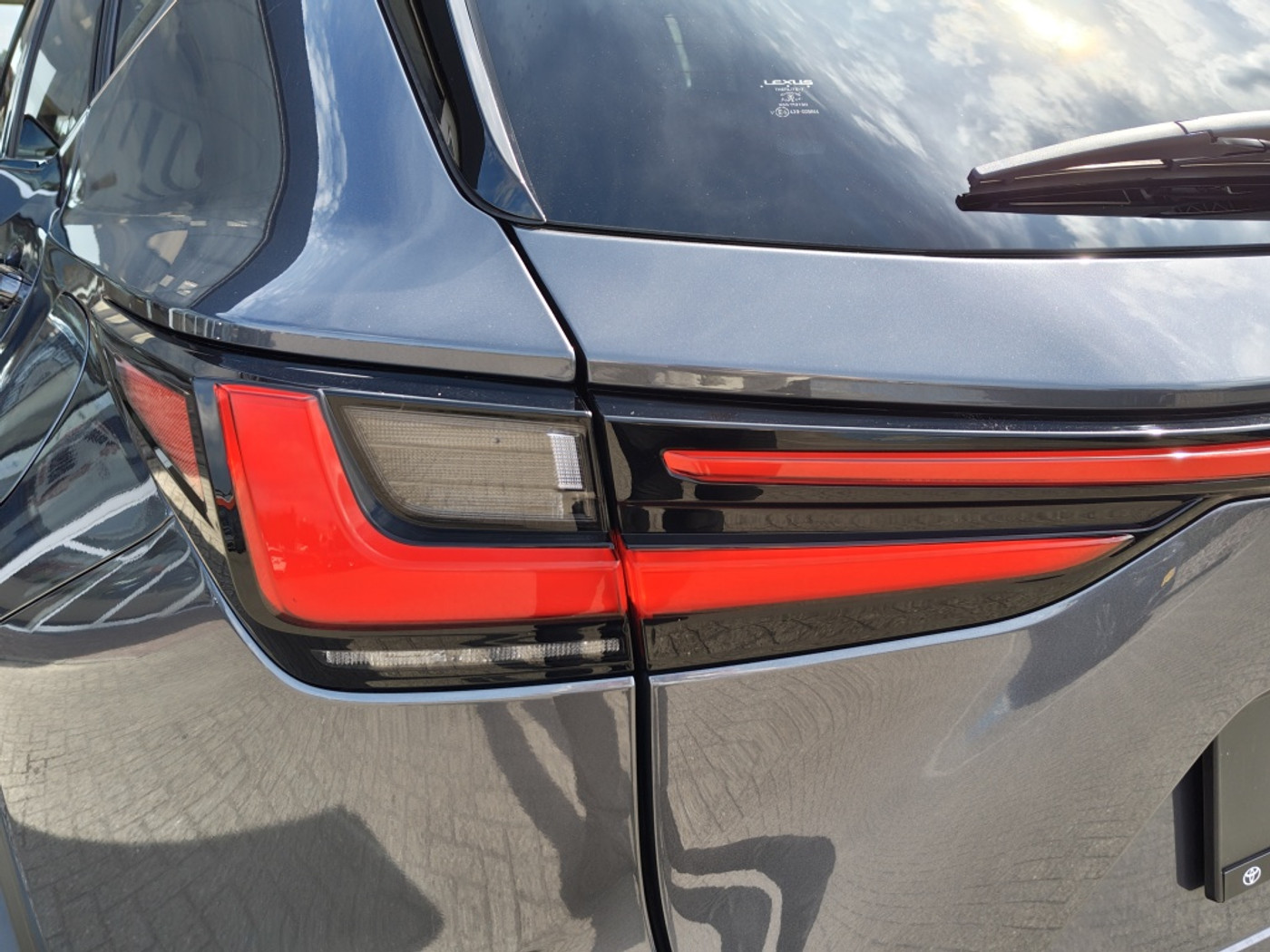 Foto van Lexus Lexus Nx450h+