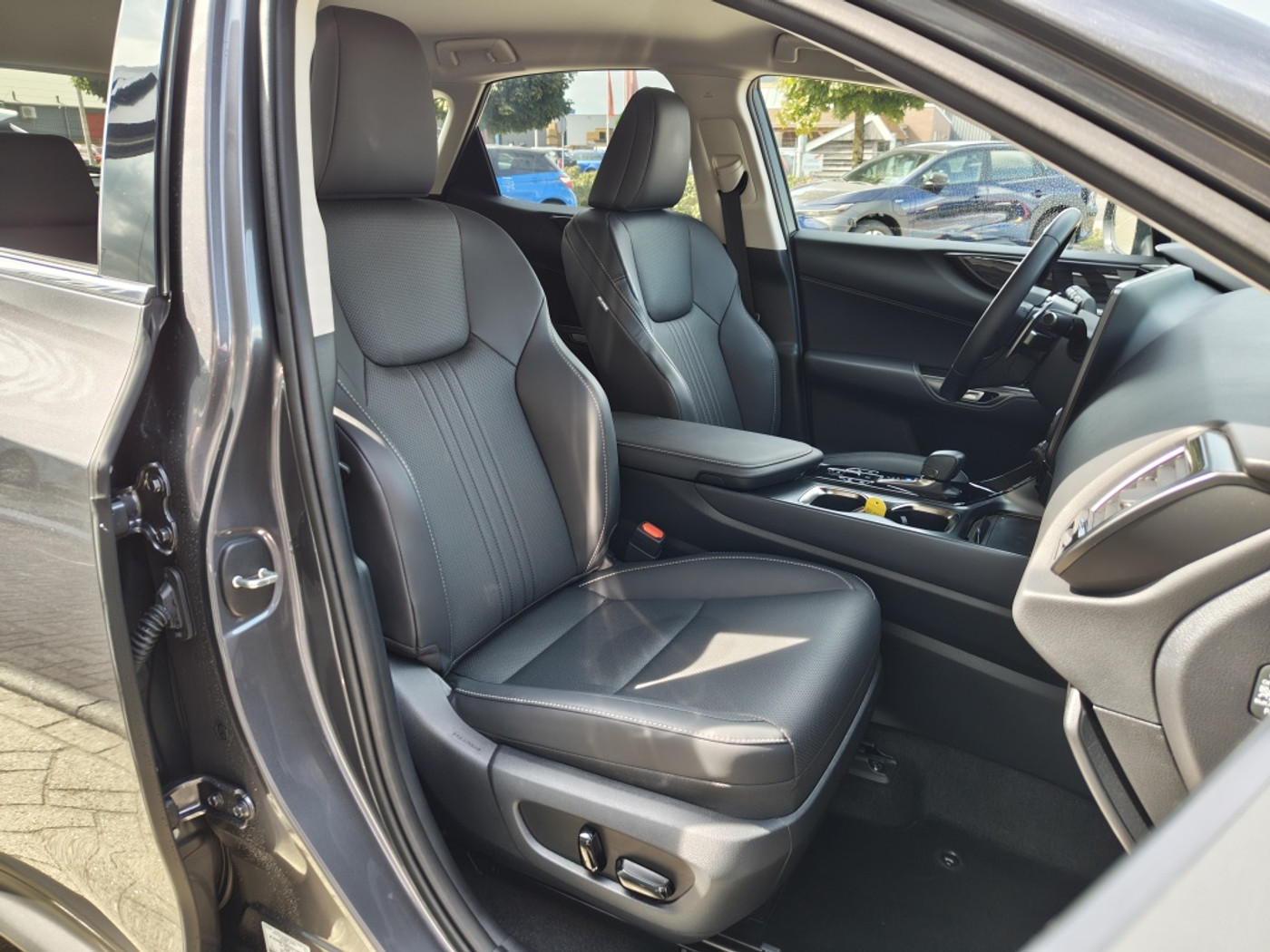 Foto van Lexus Lexus Nx450h+