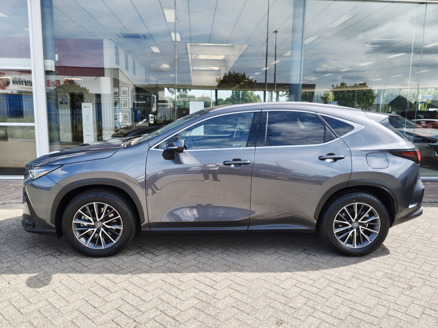 Foto van Lexus Lexus Nx450h+