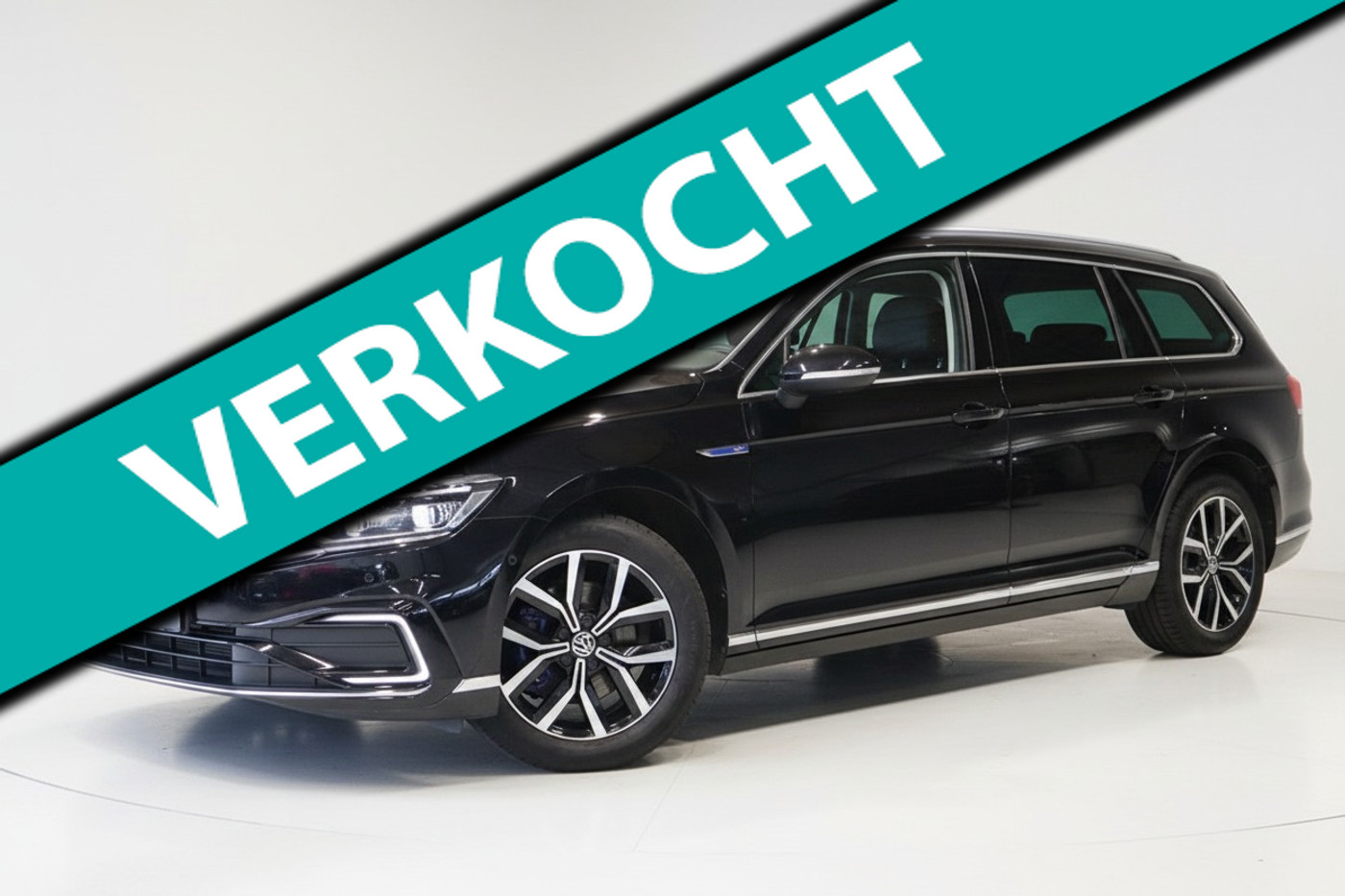 Volkswagen Passat 1.4 TSI PHEV GTE Business|Matrix LED|Navi|Camera|Digital dashboard|Clima|Trekhaak|17 inch 2022 - voorkant