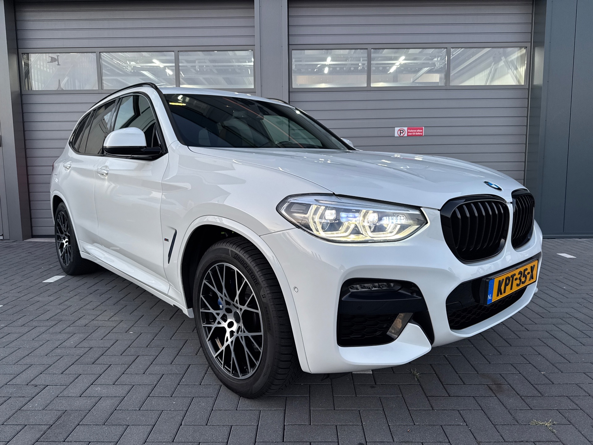 Foto van BMW X3 Xdrive30e
