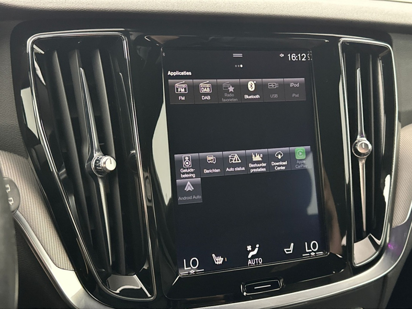 Foto van Volvo V60 T6 Twin Engine