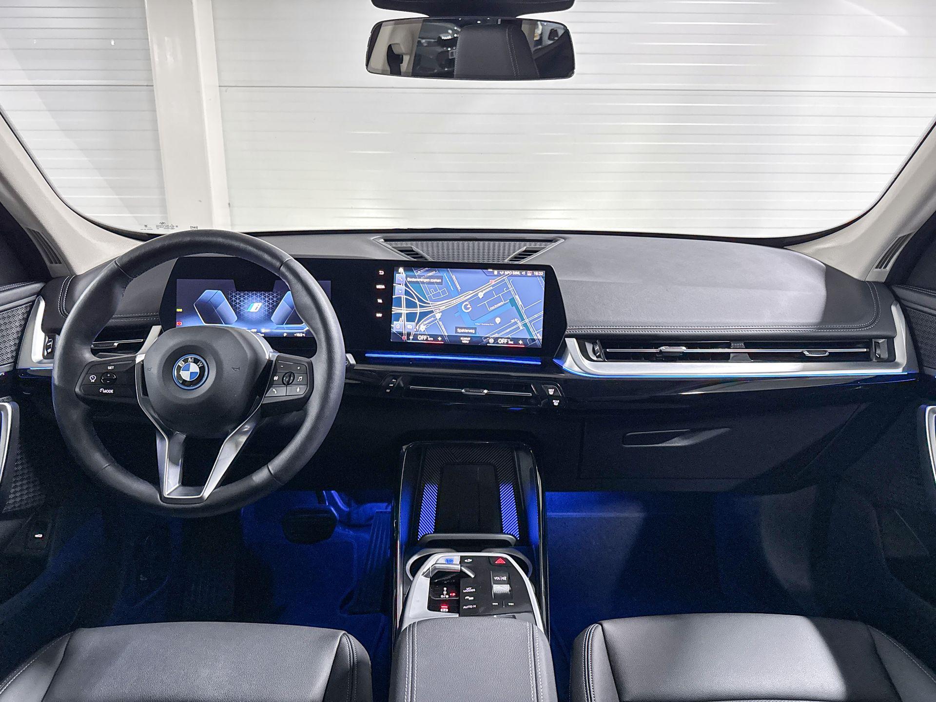 Foto van BMW Ix1