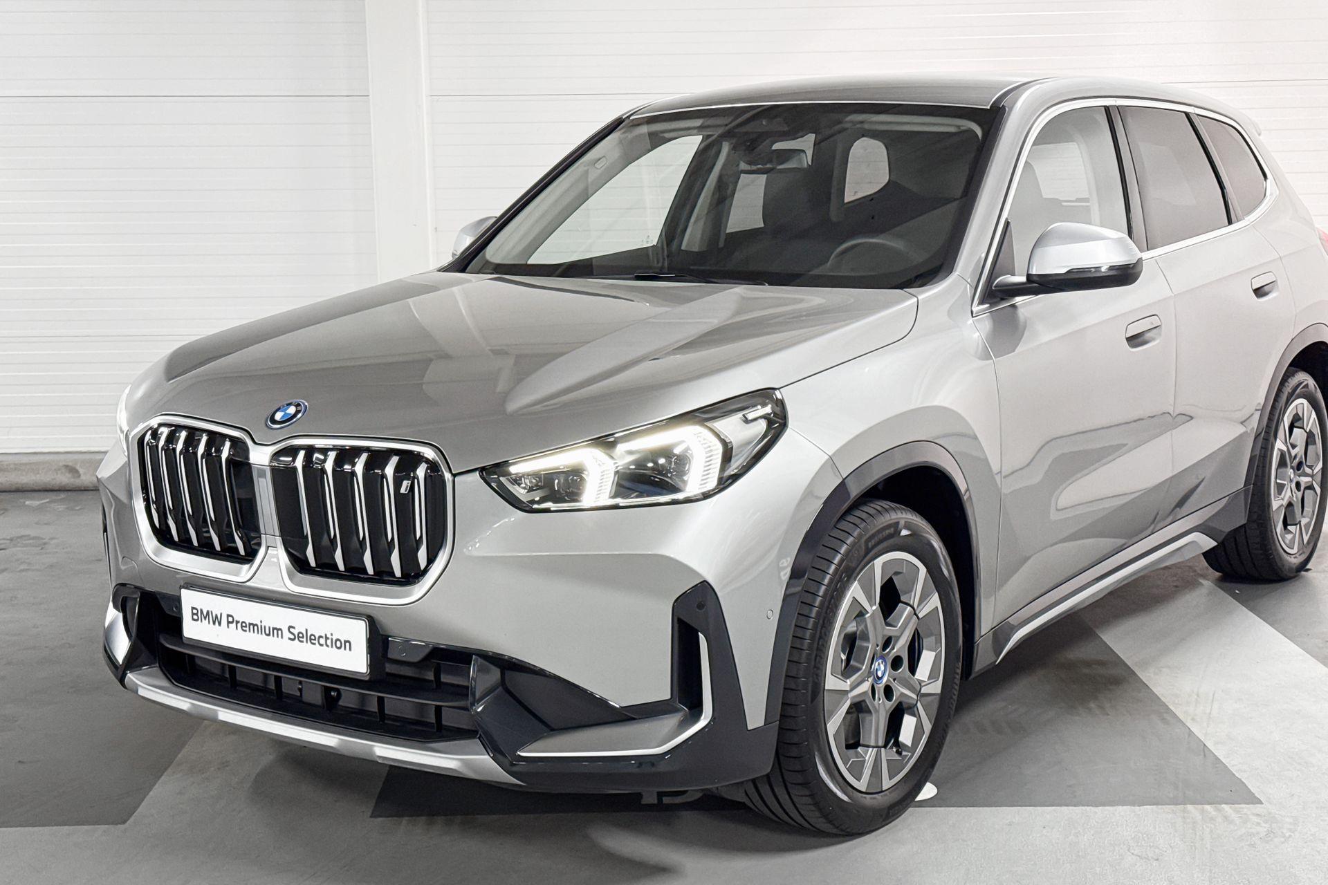 Foto van BMW Ix1