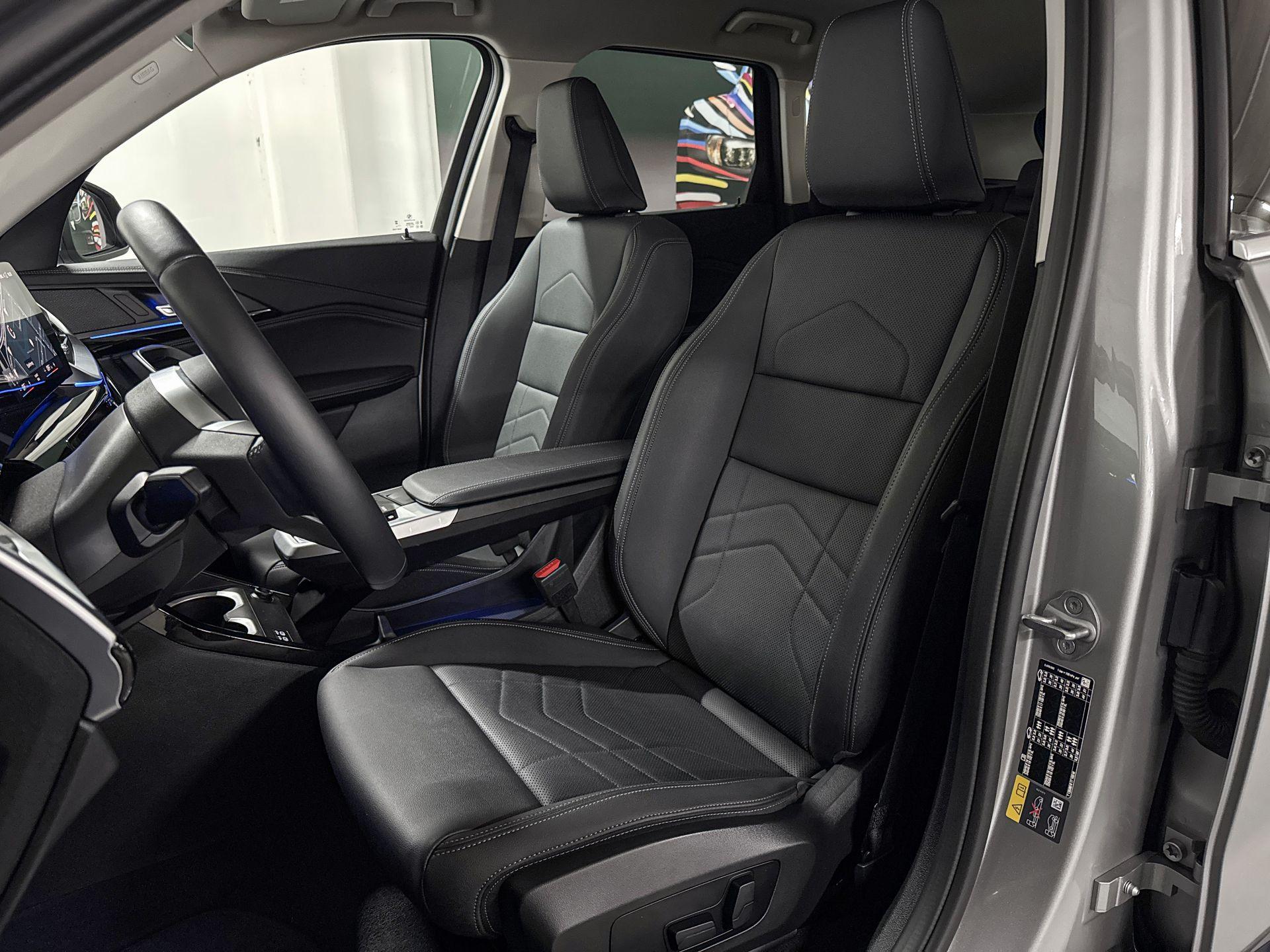 Foto van BMW Ix1