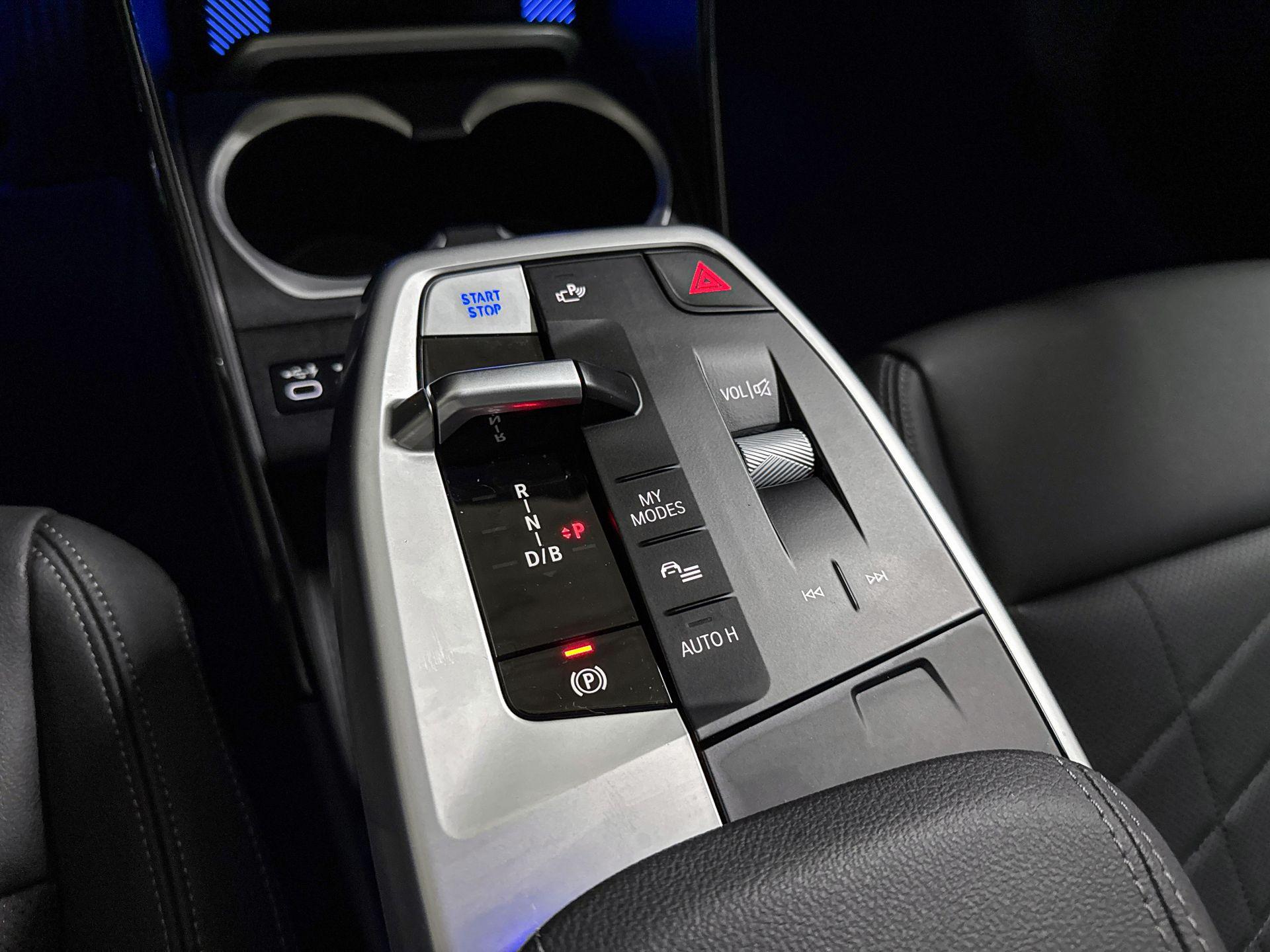Foto van BMW Ix1