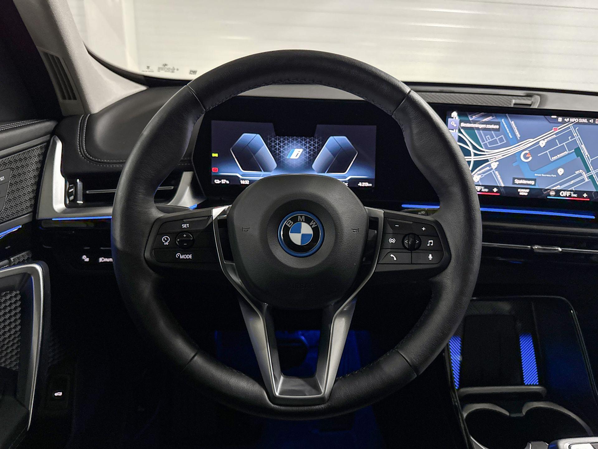 Foto van BMW Ix1