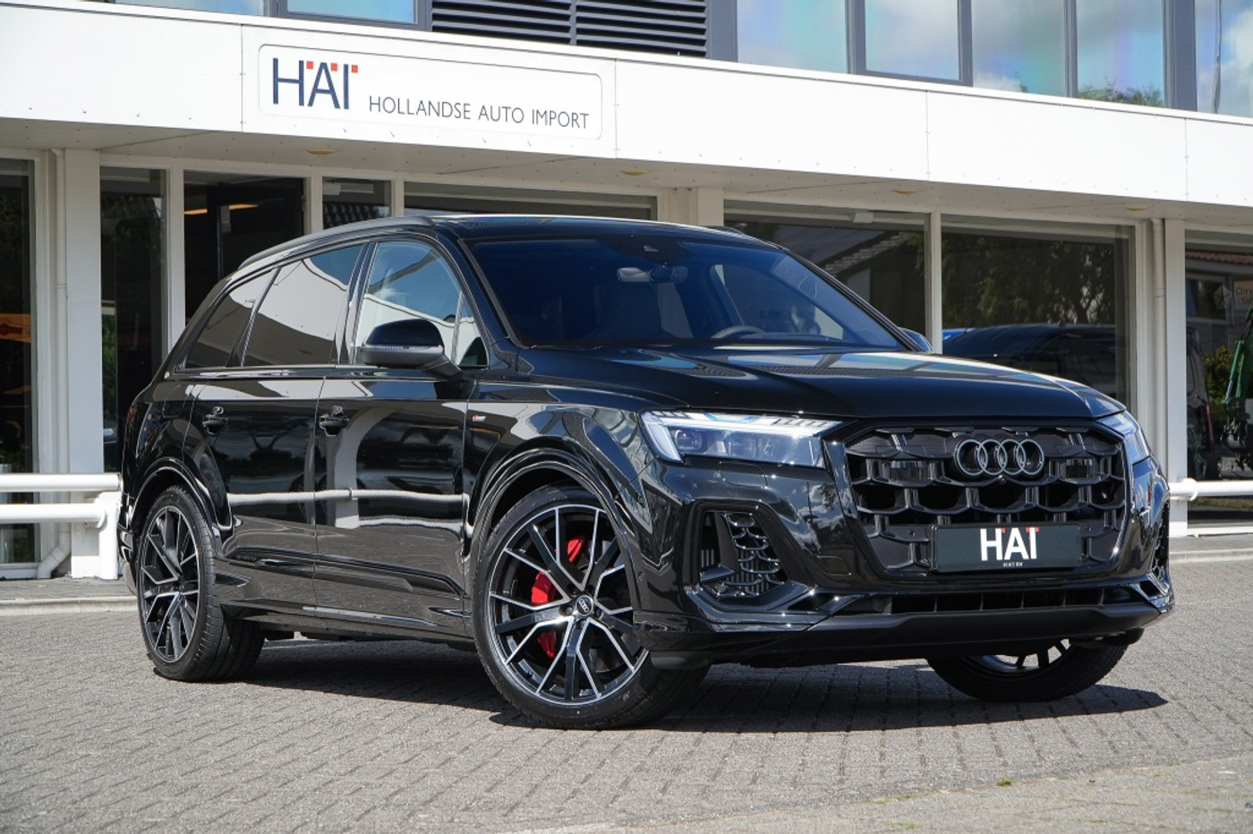 Audi Q7 60 TFSI e Quattro Competition I Pano I Head-up I Luchtvering I 4 wielbesturing 2026 - voorkant