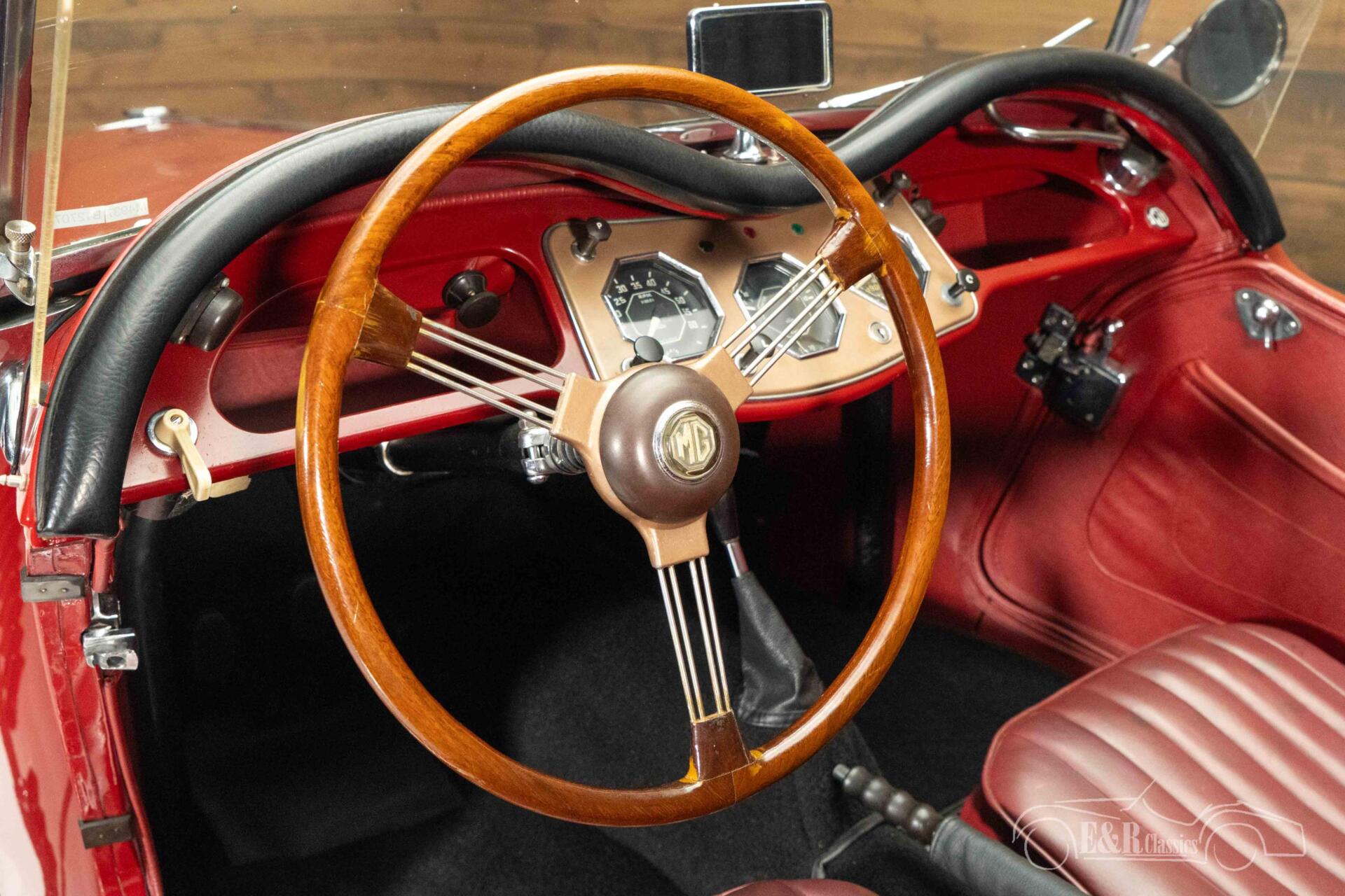 Foto van MG TF 1250