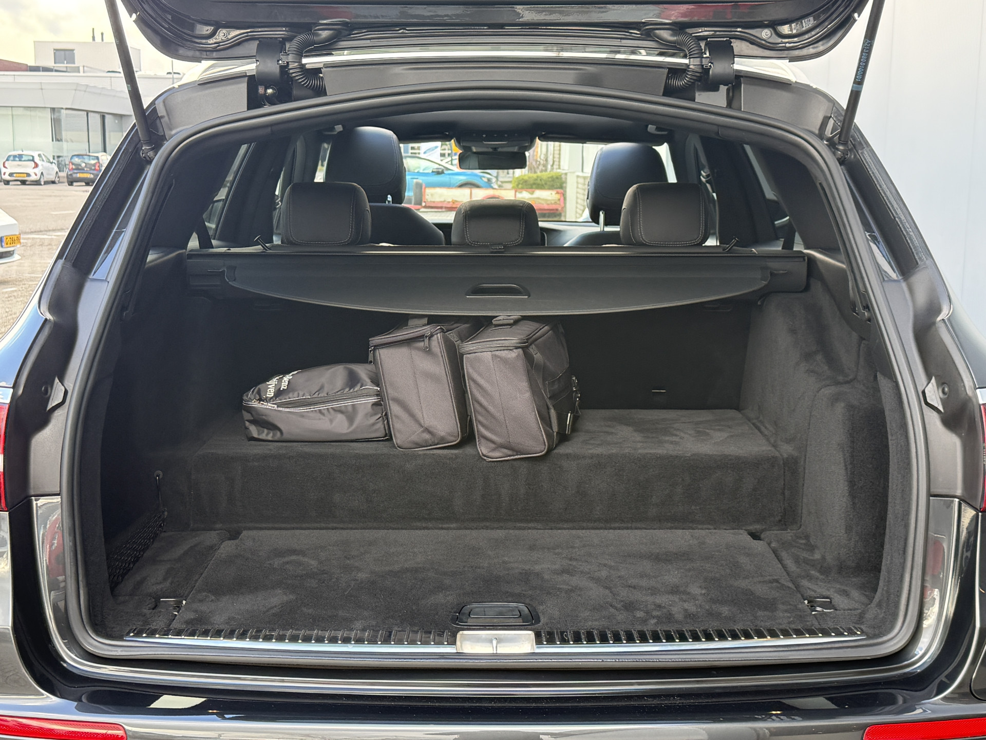 Foto van Mercedes-Benz E 300 E