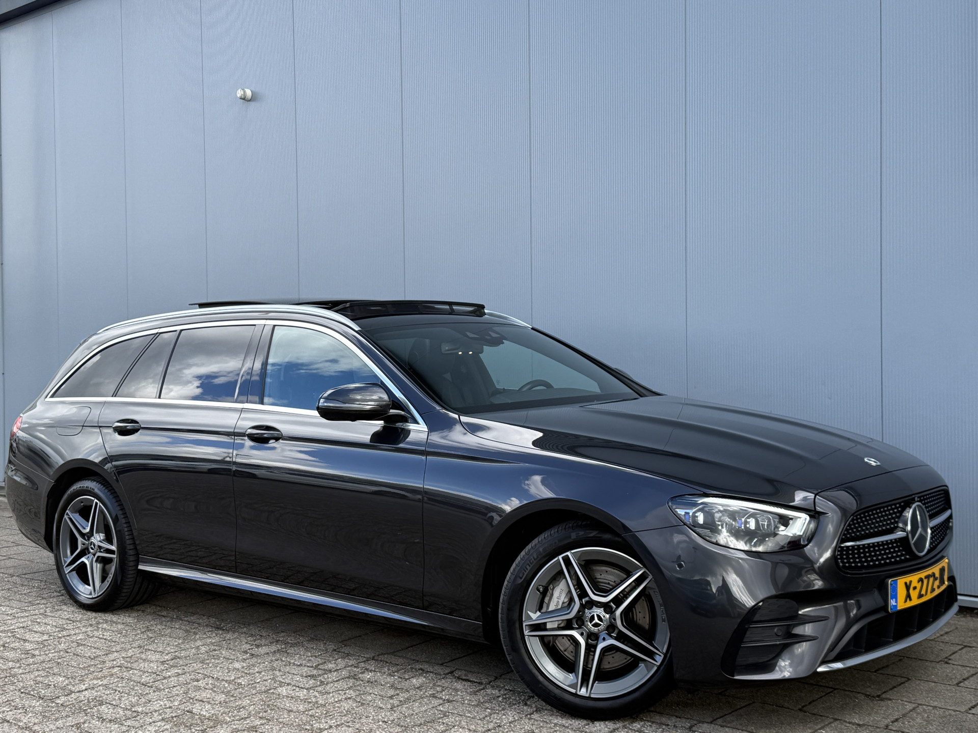 Foto van Mercedes-Benz E 300 E