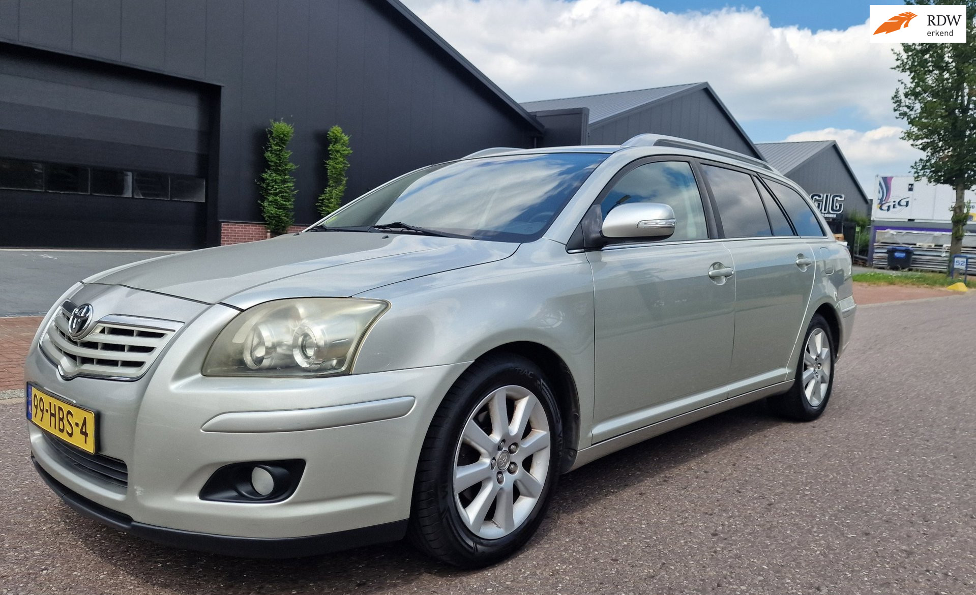 Toyota Toyota Avensis 1.8 VVTi Luna Business AUTOMAAT CRUISE TREKHAAK 2 X SLEUTELS 2008 - voorkant