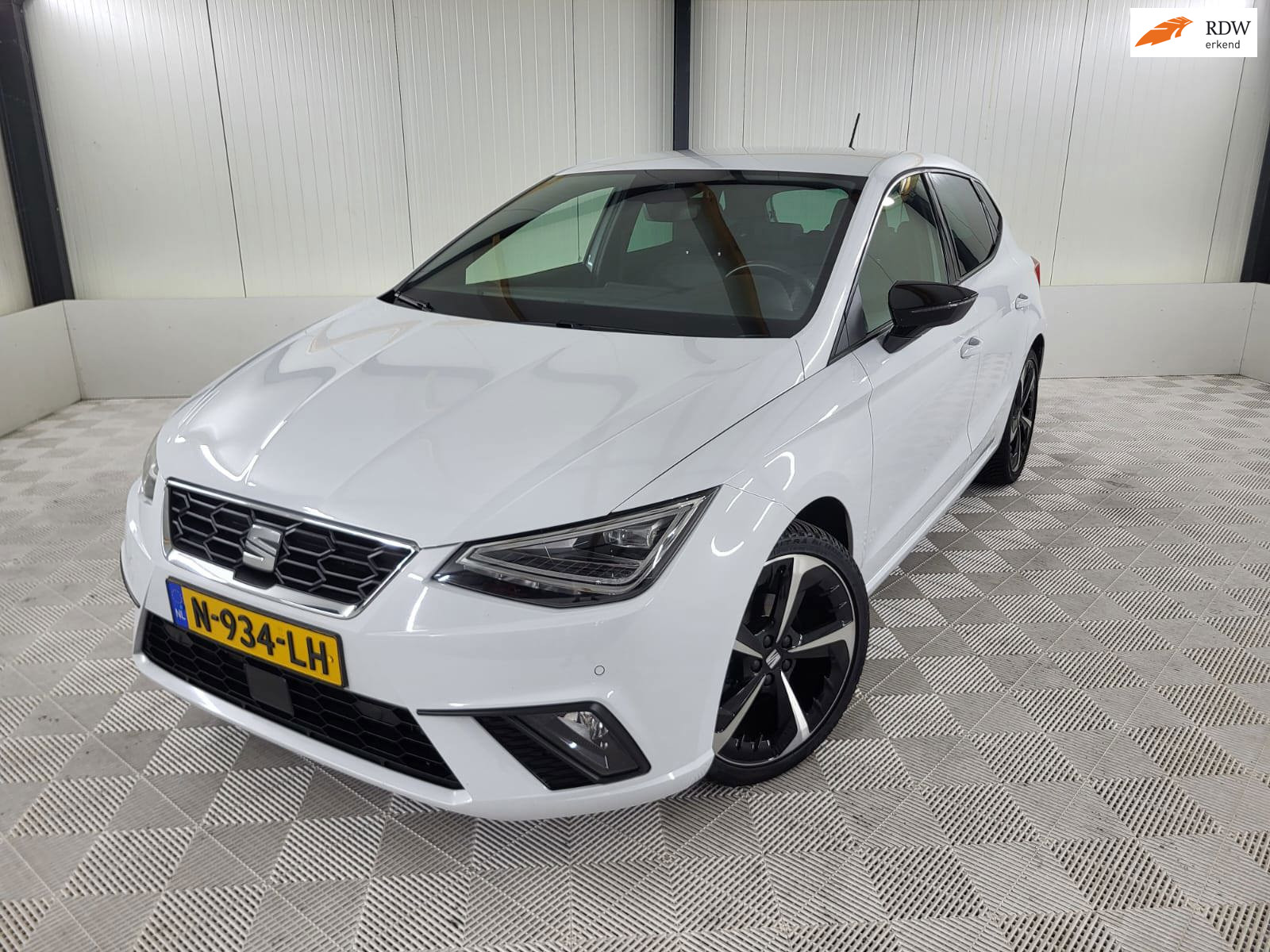 Seat Ibiza 1.0 EcoTSI FR Business Intense, Carplay, Automaat, Camera, Beats audio 2021 - voorkant