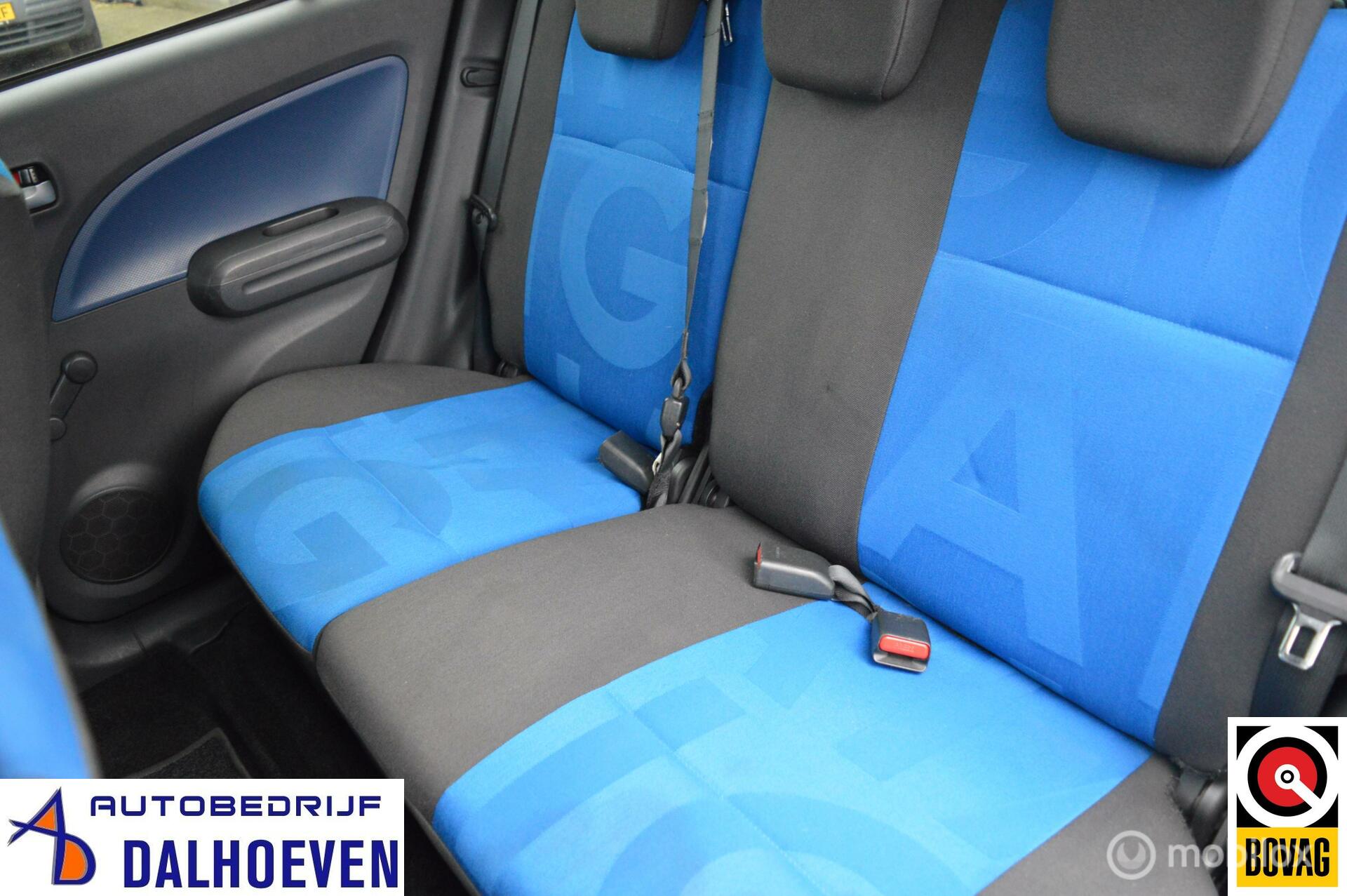 Foto van Opel Agila