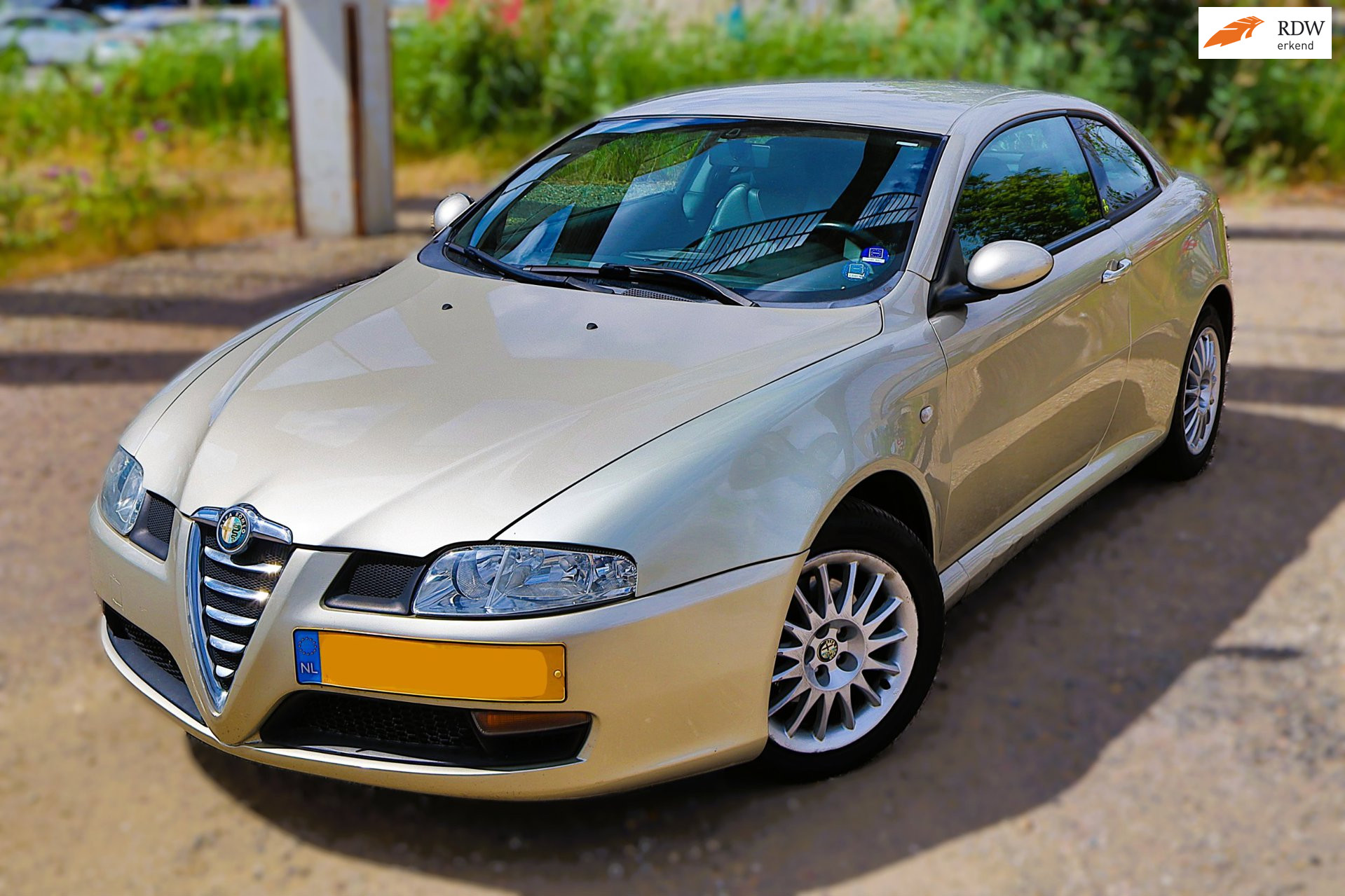 Alfa Romeo GT 1,9 JTD 16v 1.9 JTD Progression Clima Leer Cruise Bose PDC 2004 - voorkant