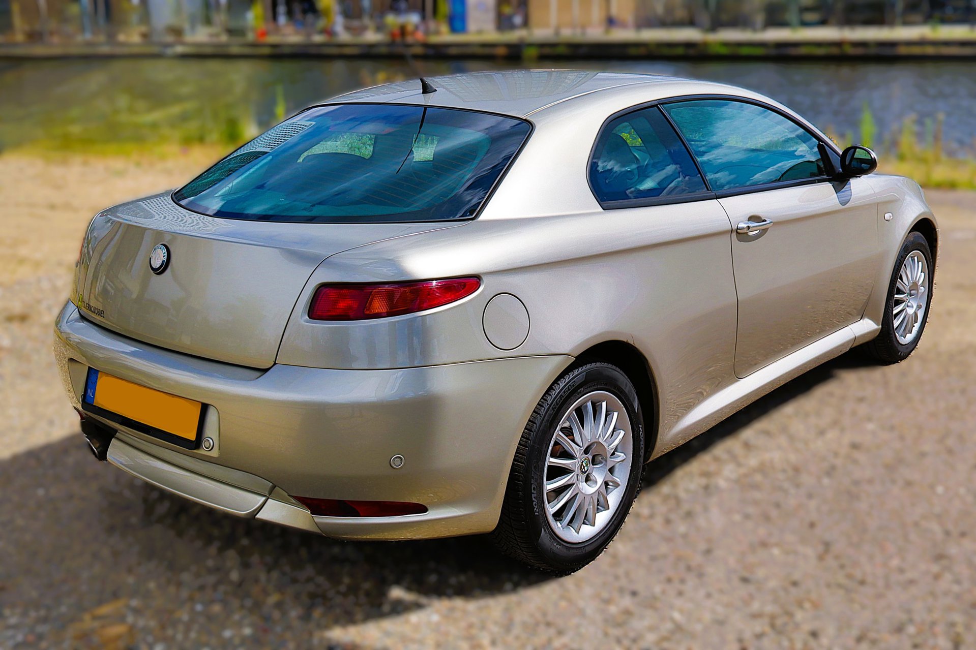 Foto van Alfa Romeo GT 1,9 JTD 16v