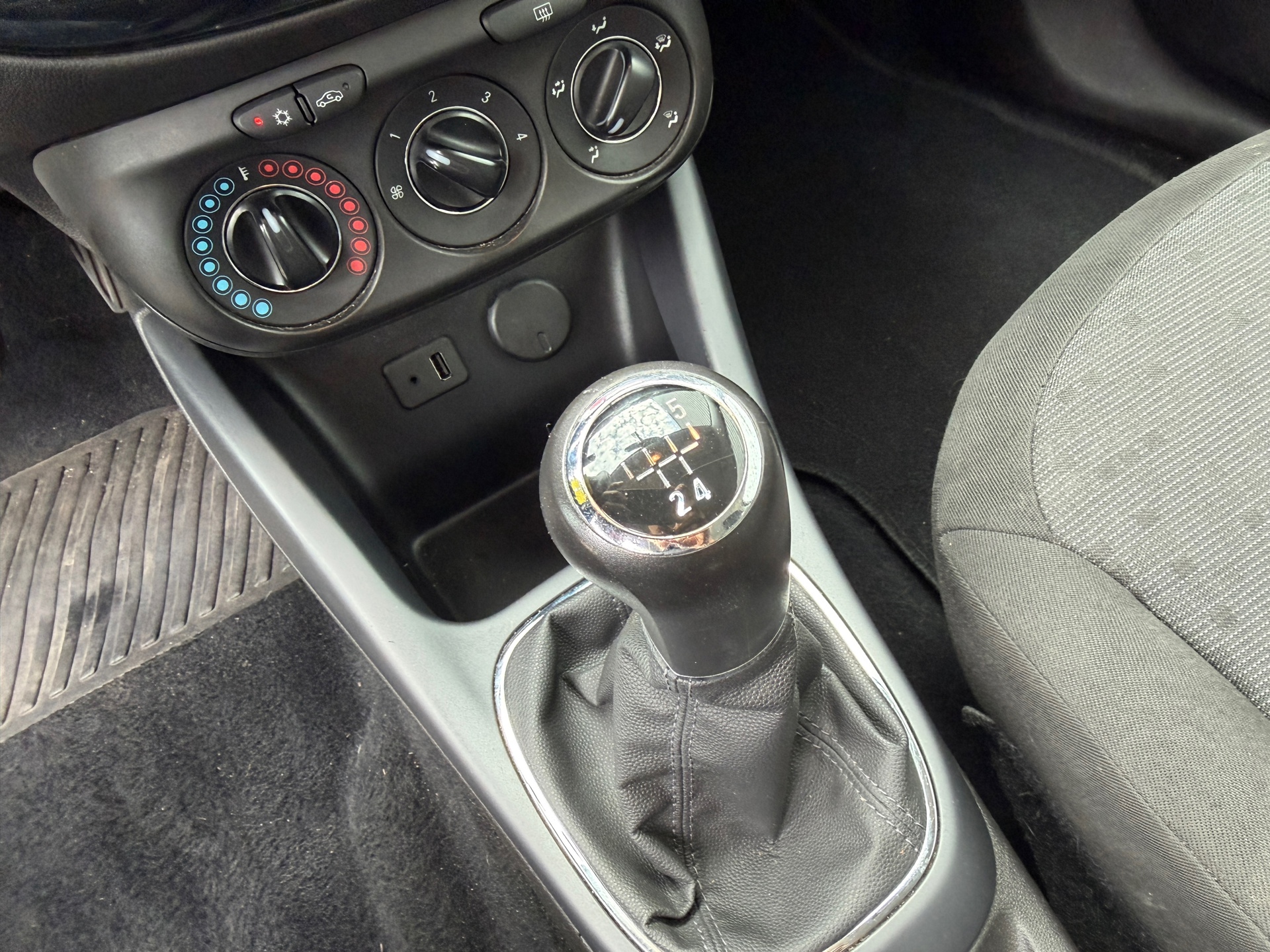 Foto van Opel Adam