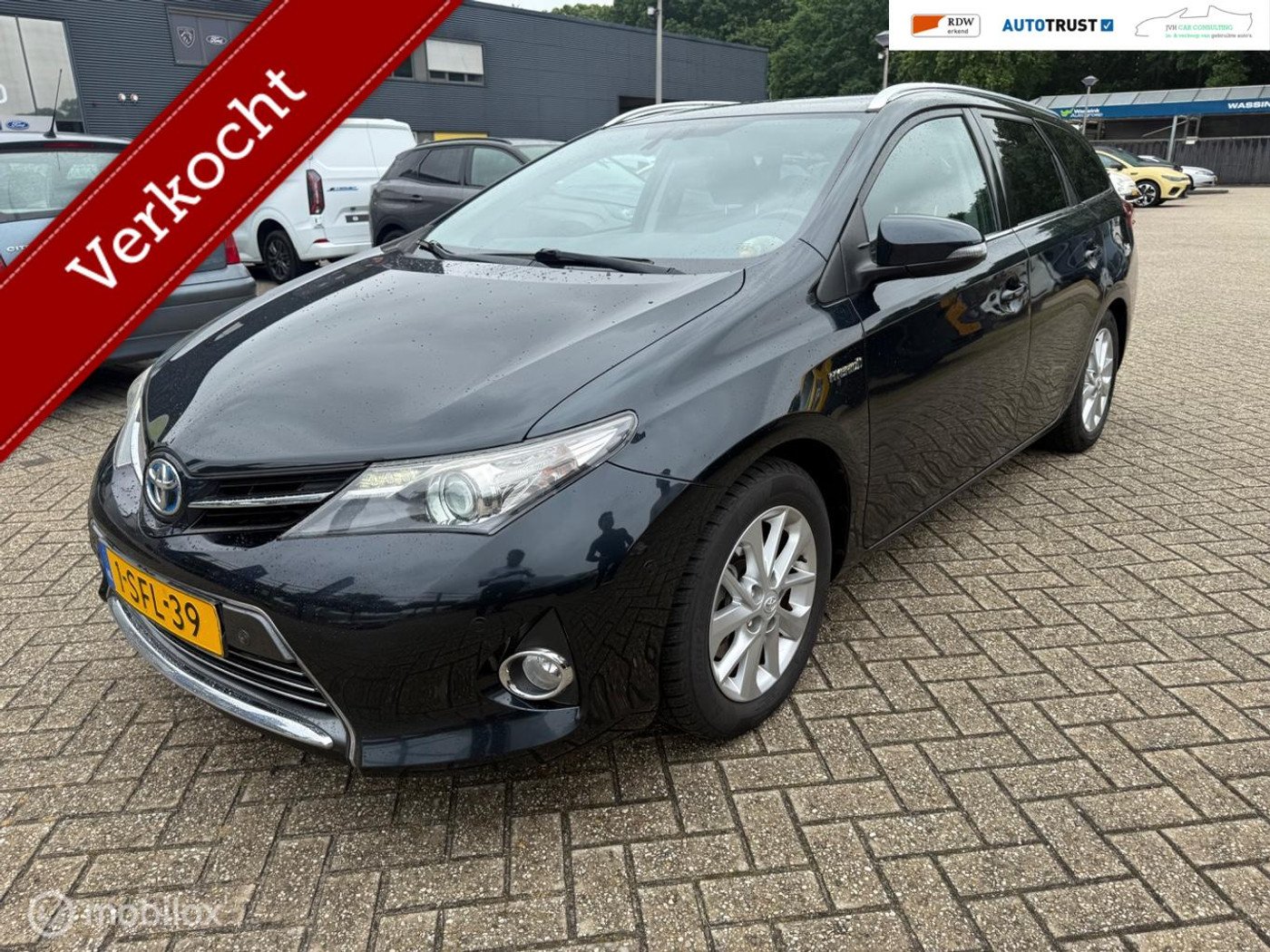 Toyota Toyota Auris 1.8 Hybrid Exe.|RIJKLAAR|CAMERA|THAAK|GARANTY! 2013 - voorkant