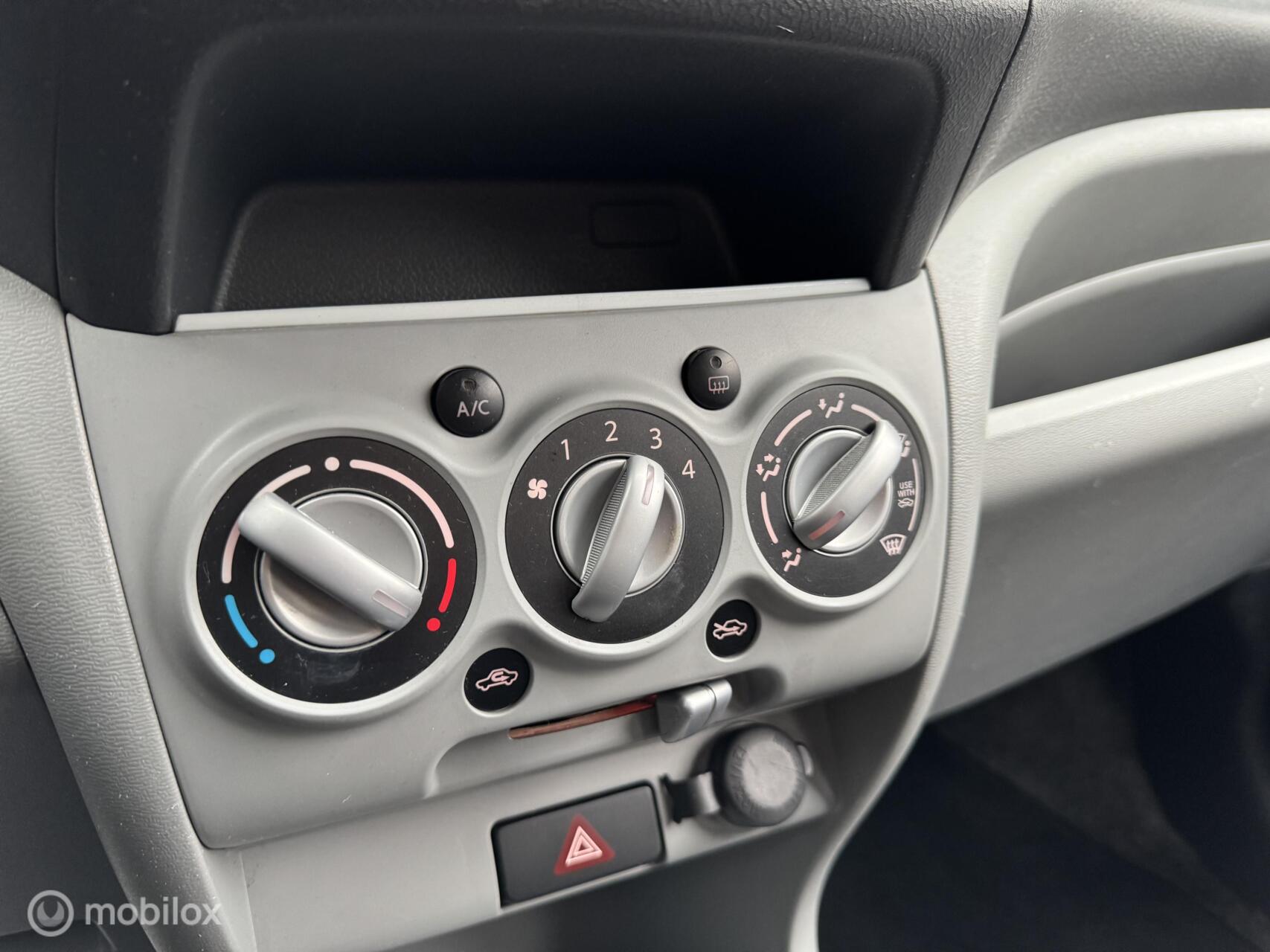 Foto van Nissan Pixo