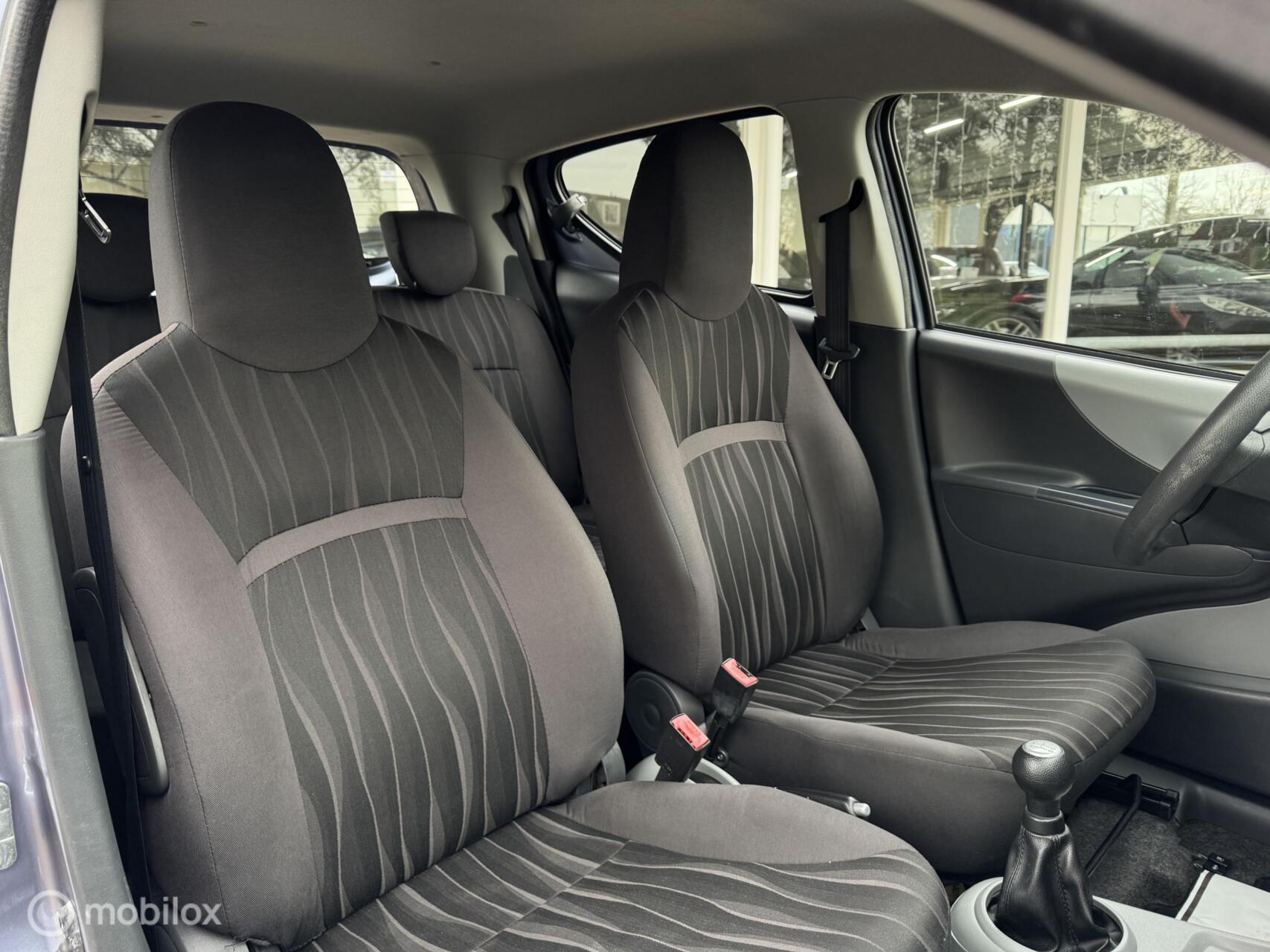 Foto van Nissan Pixo
