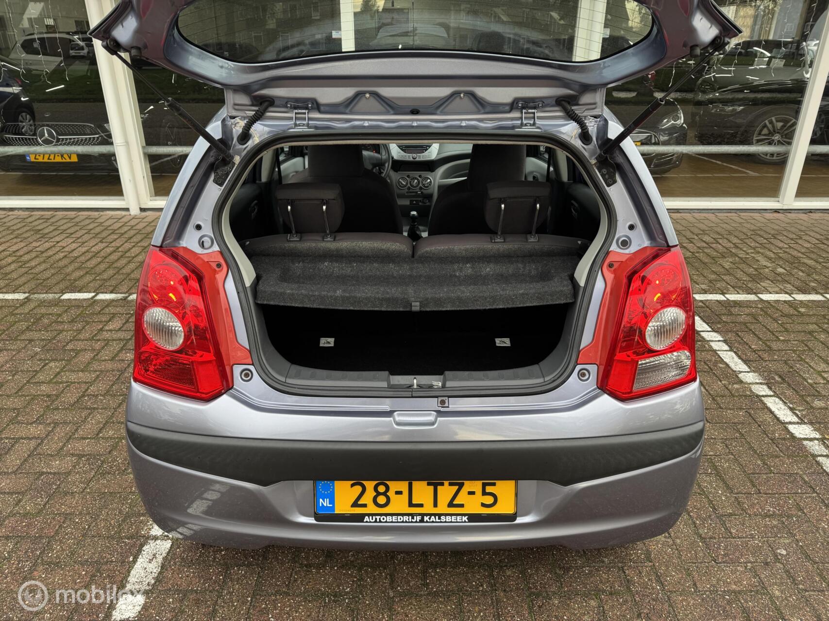 Foto van Nissan Pixo