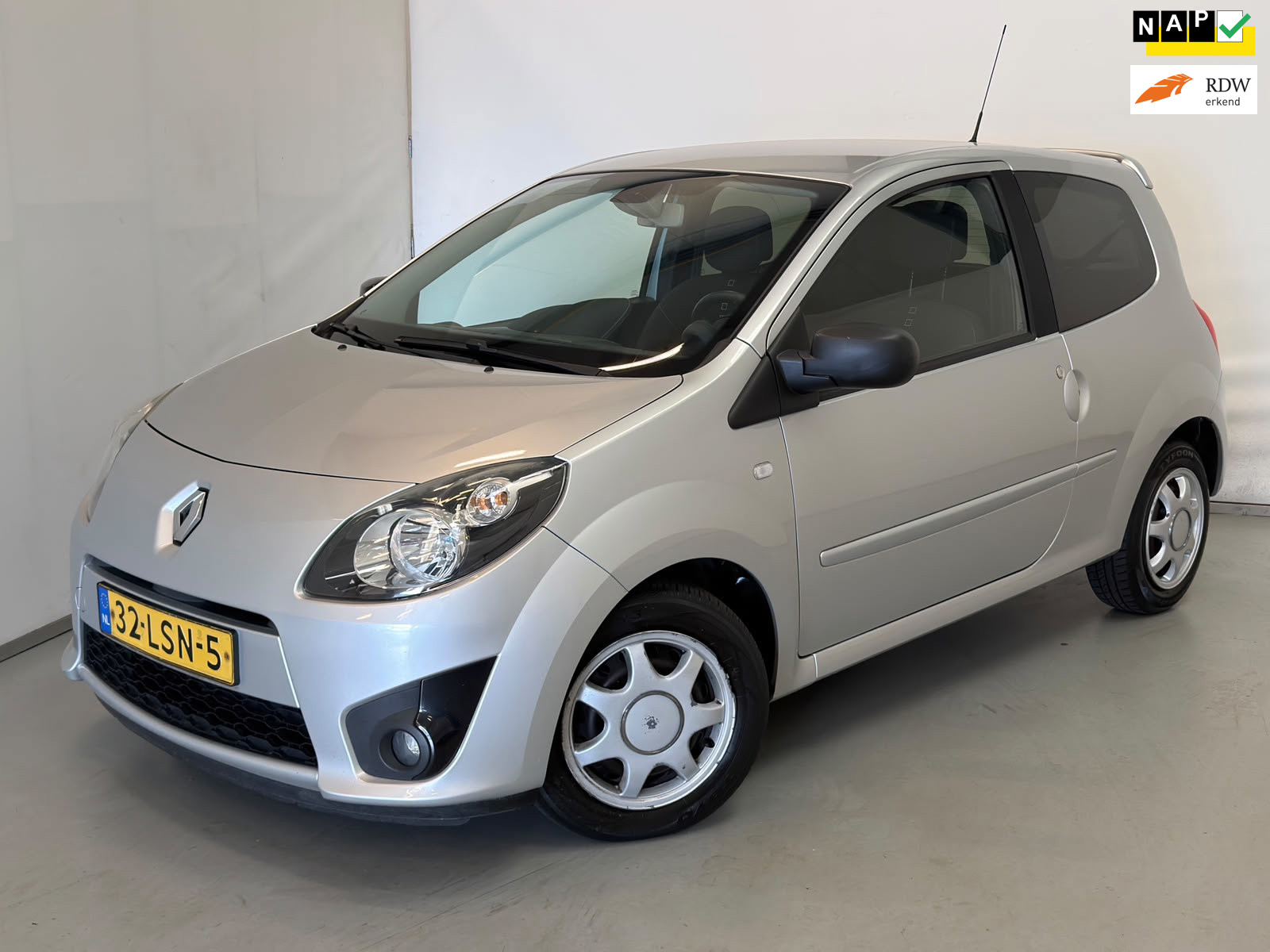 Renault Twingo 1.2-16V Dynamique / NL-auto / Cruise / Airco 2010 - voorkant