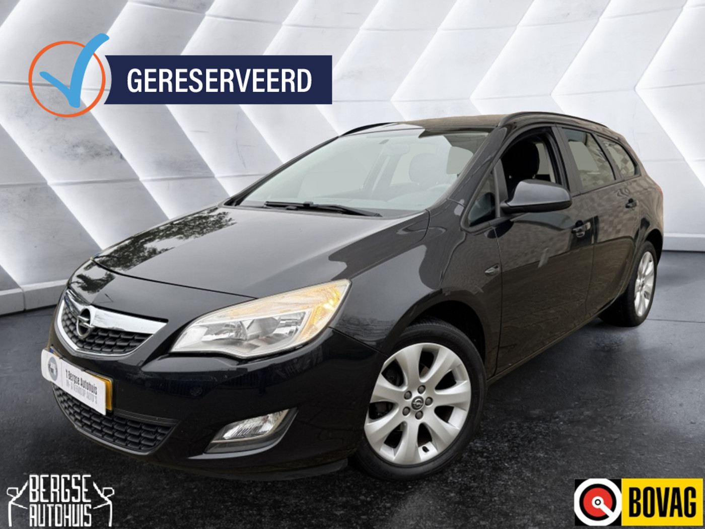 Opel Astra 1.4 Turbo Business + 2012 - voorkant