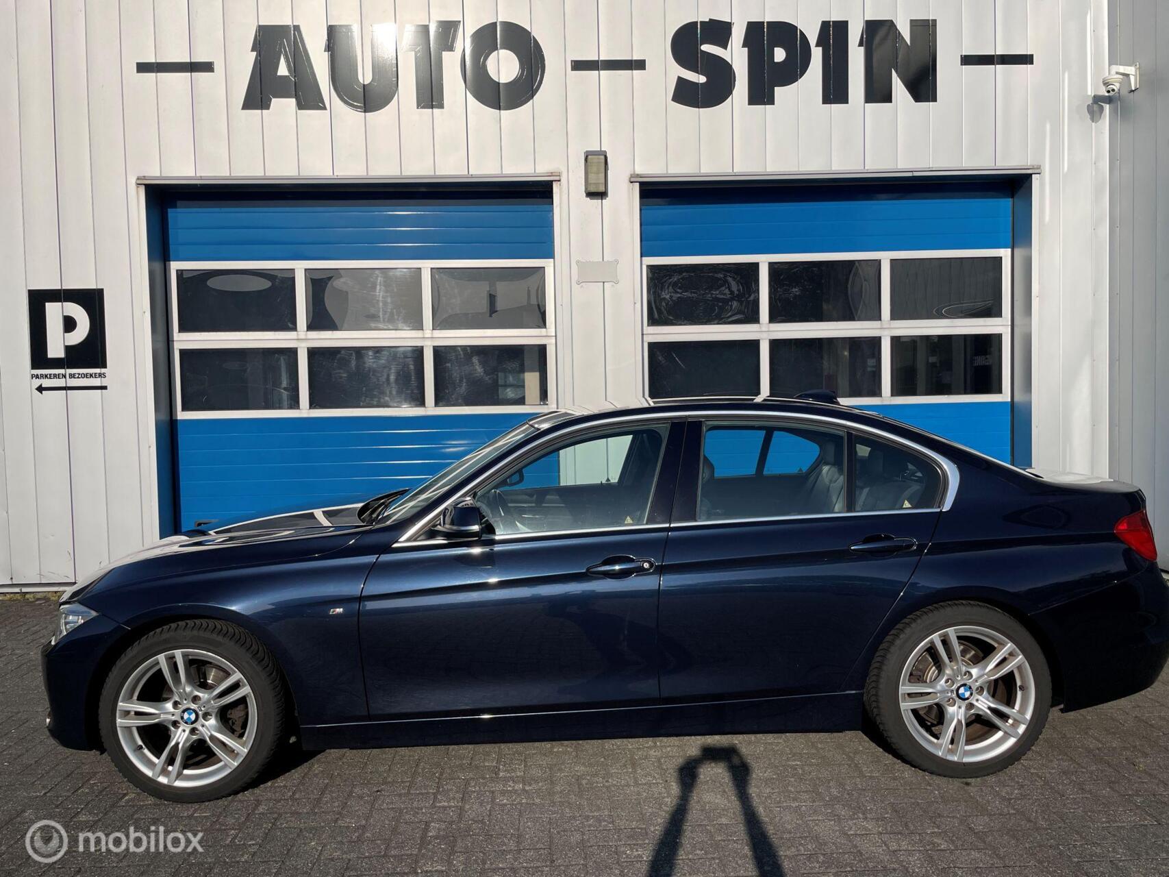 Foto van BMW 320i Ed