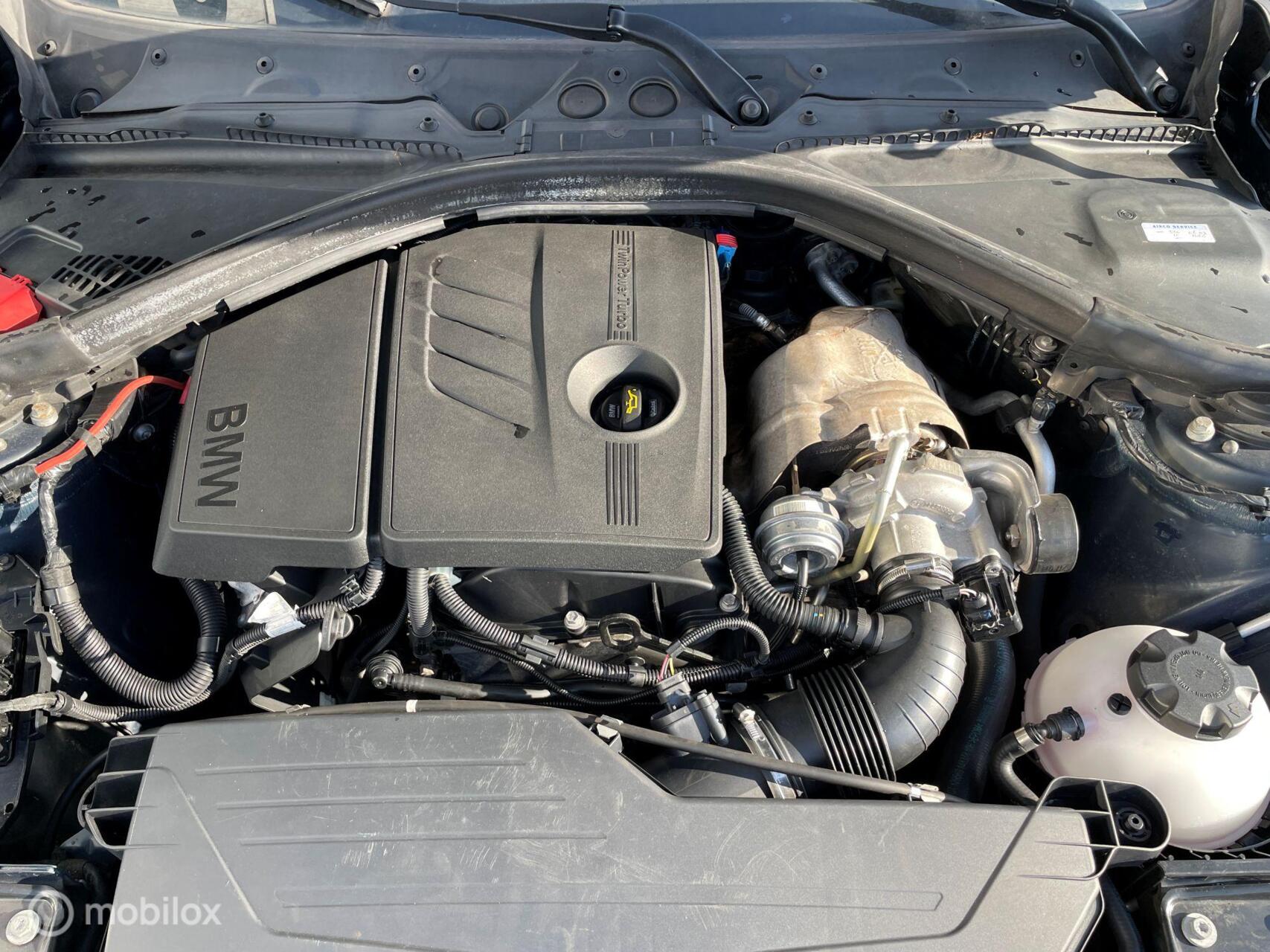 Foto van BMW 320i Ed