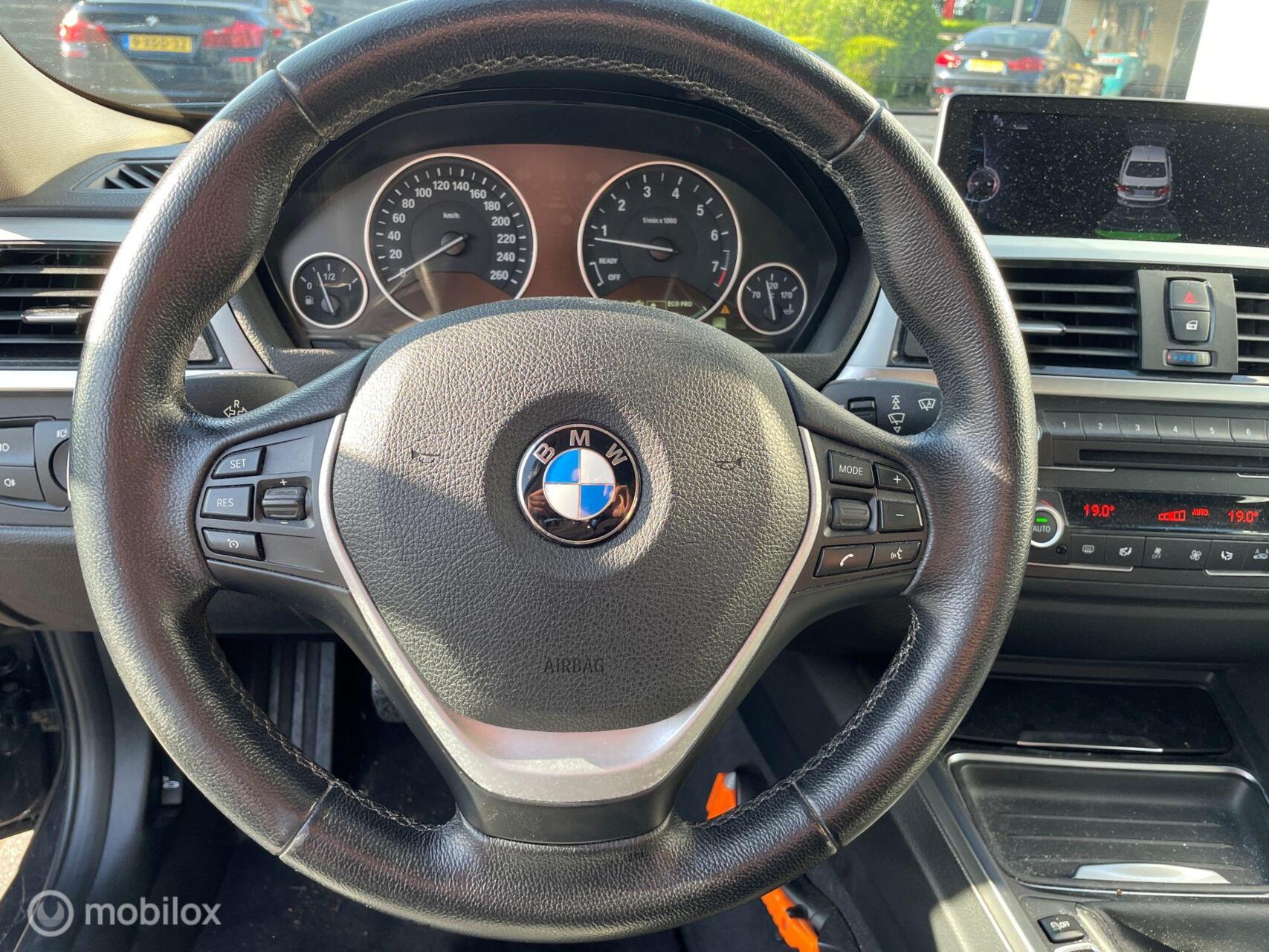Foto van BMW 320i Ed