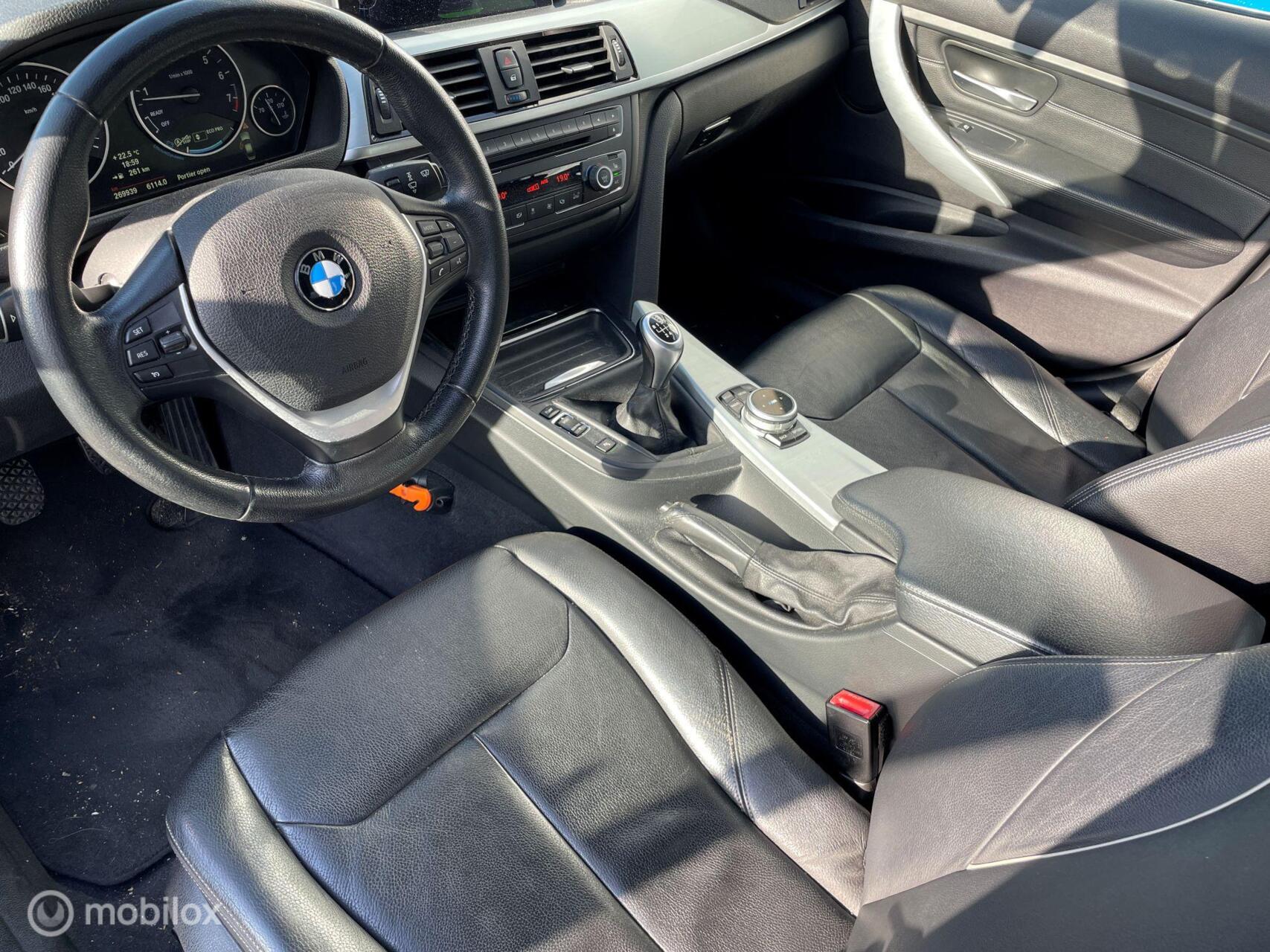 Foto van BMW 320i Ed
