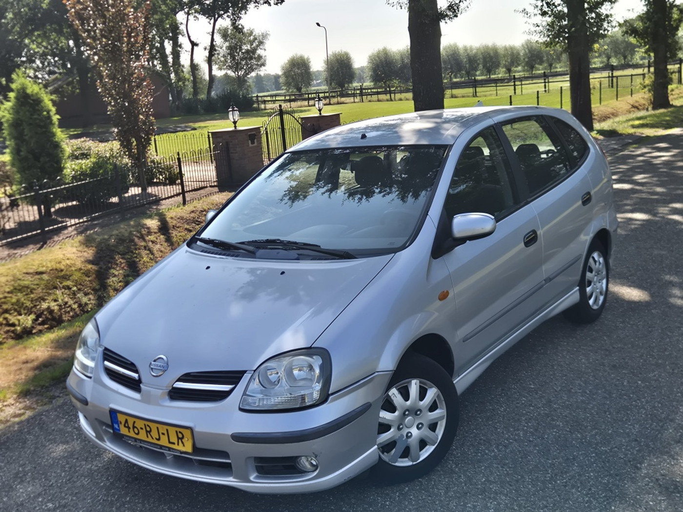 Foto van Nissan Nissan Almera Tino
