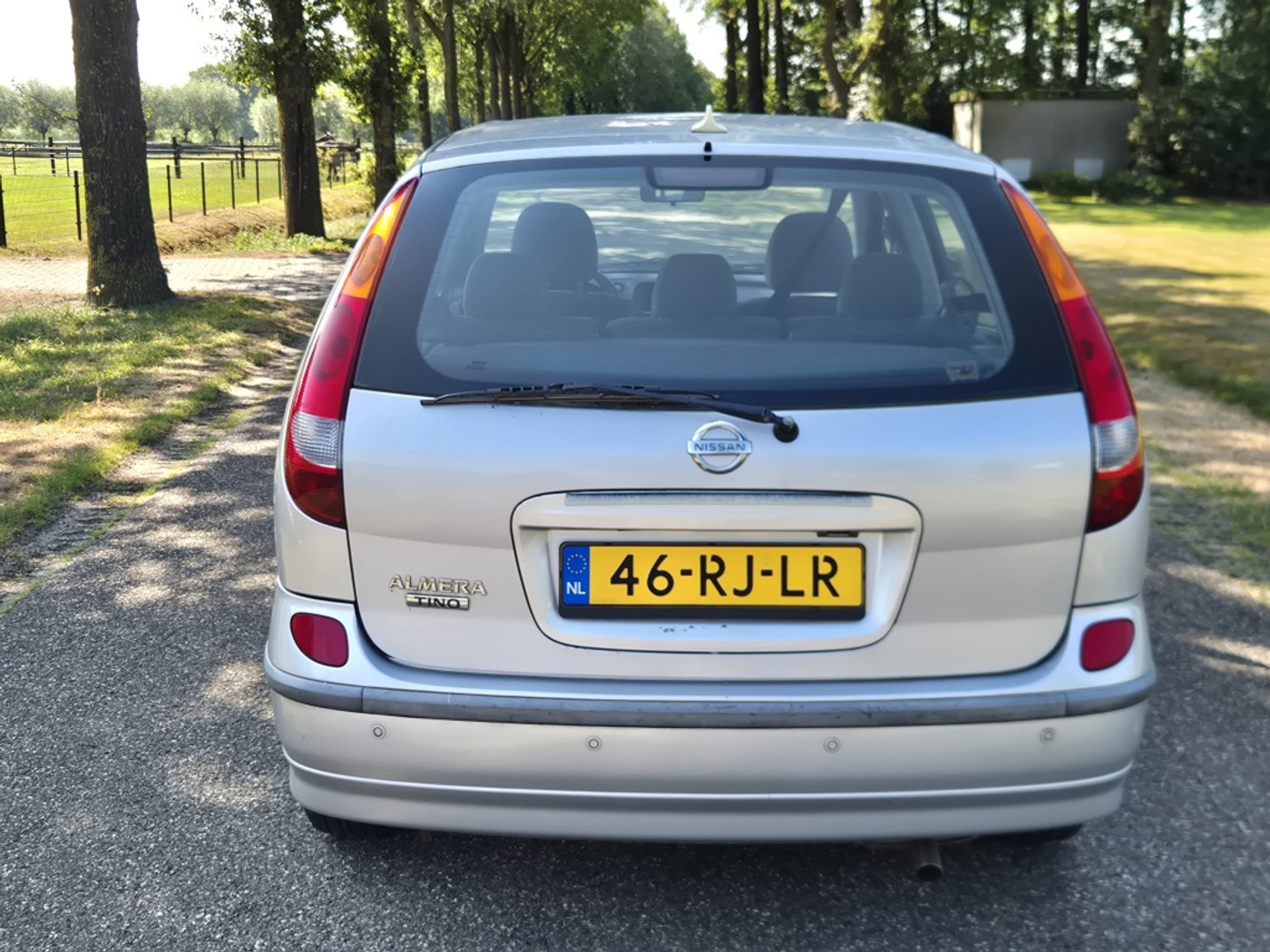 Foto van Nissan Nissan Almera Tino