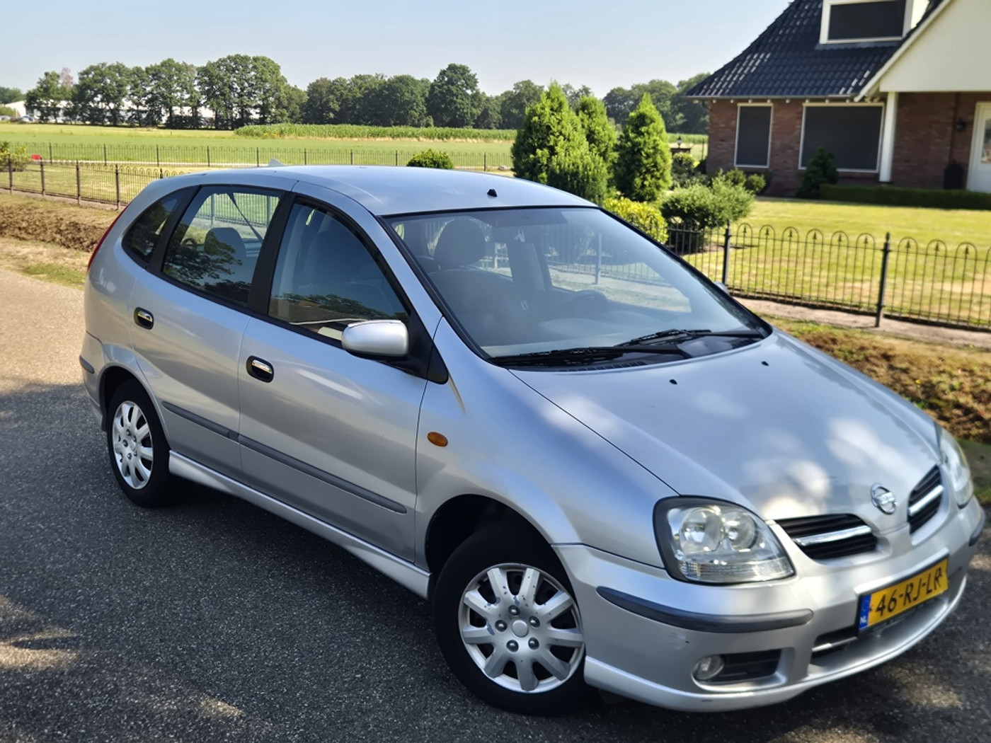 Foto van Nissan Nissan Almera Tino