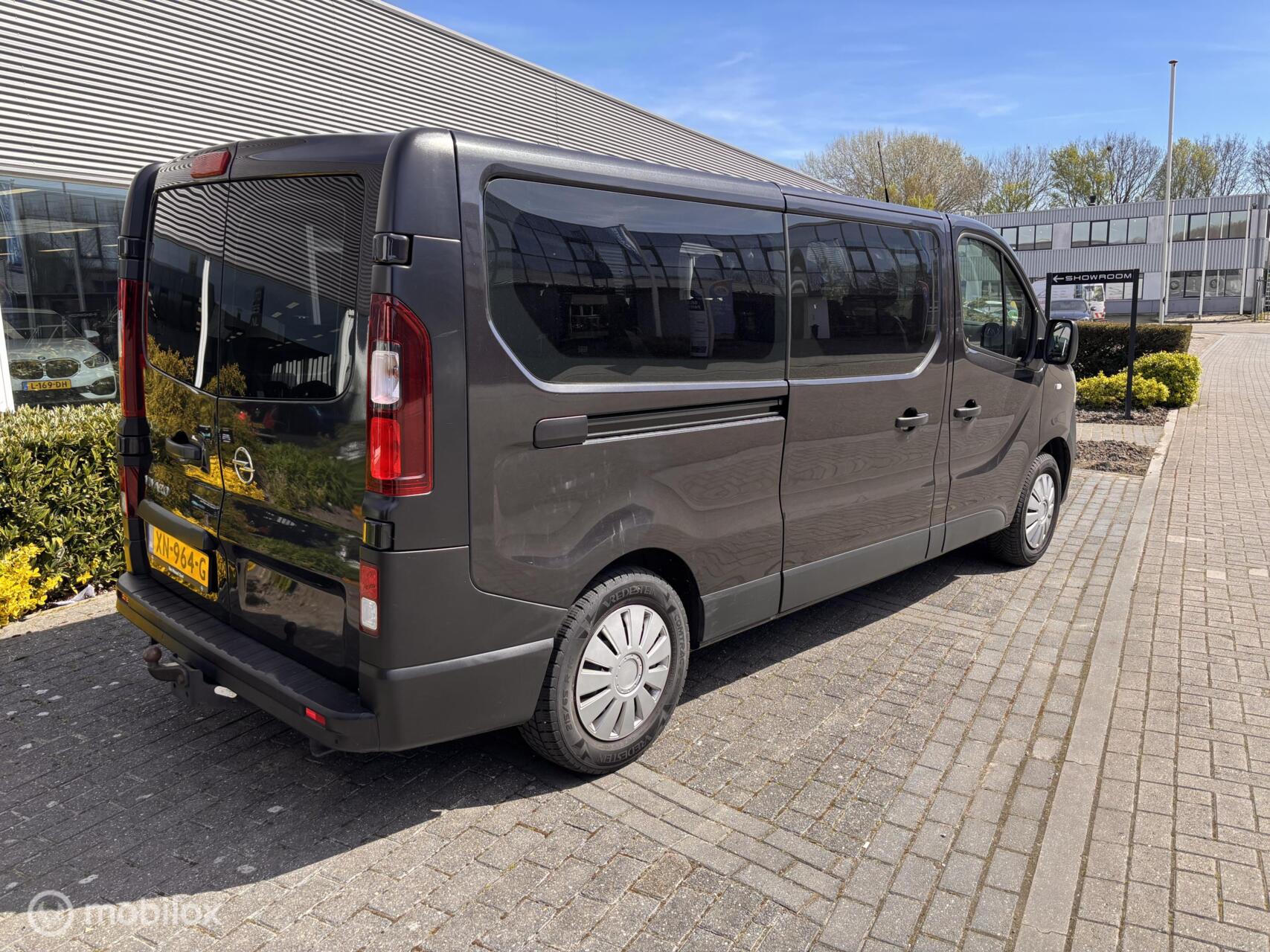 Foto van Opel Vivaro-b