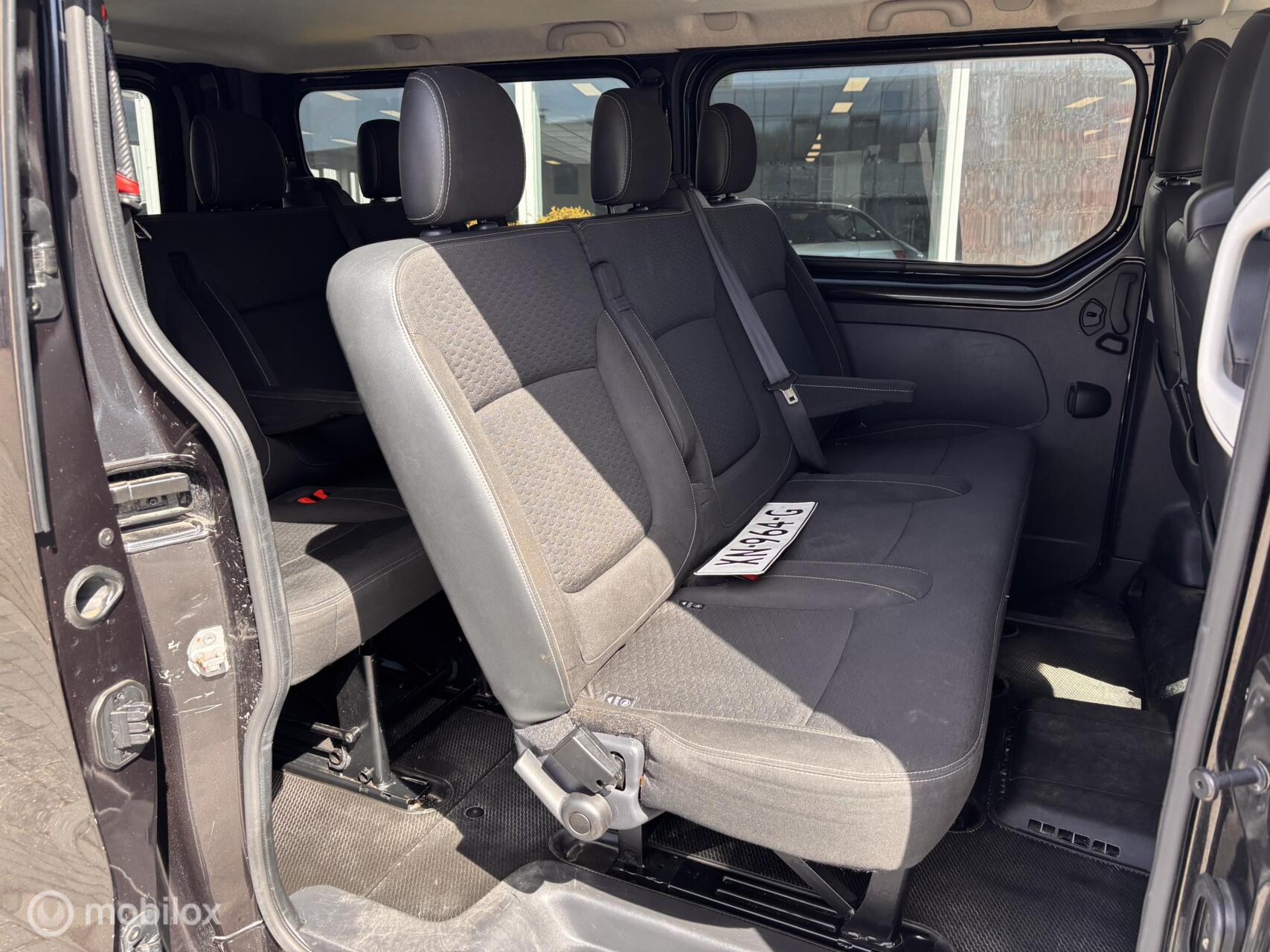 Foto van Opel Vivaro-b
