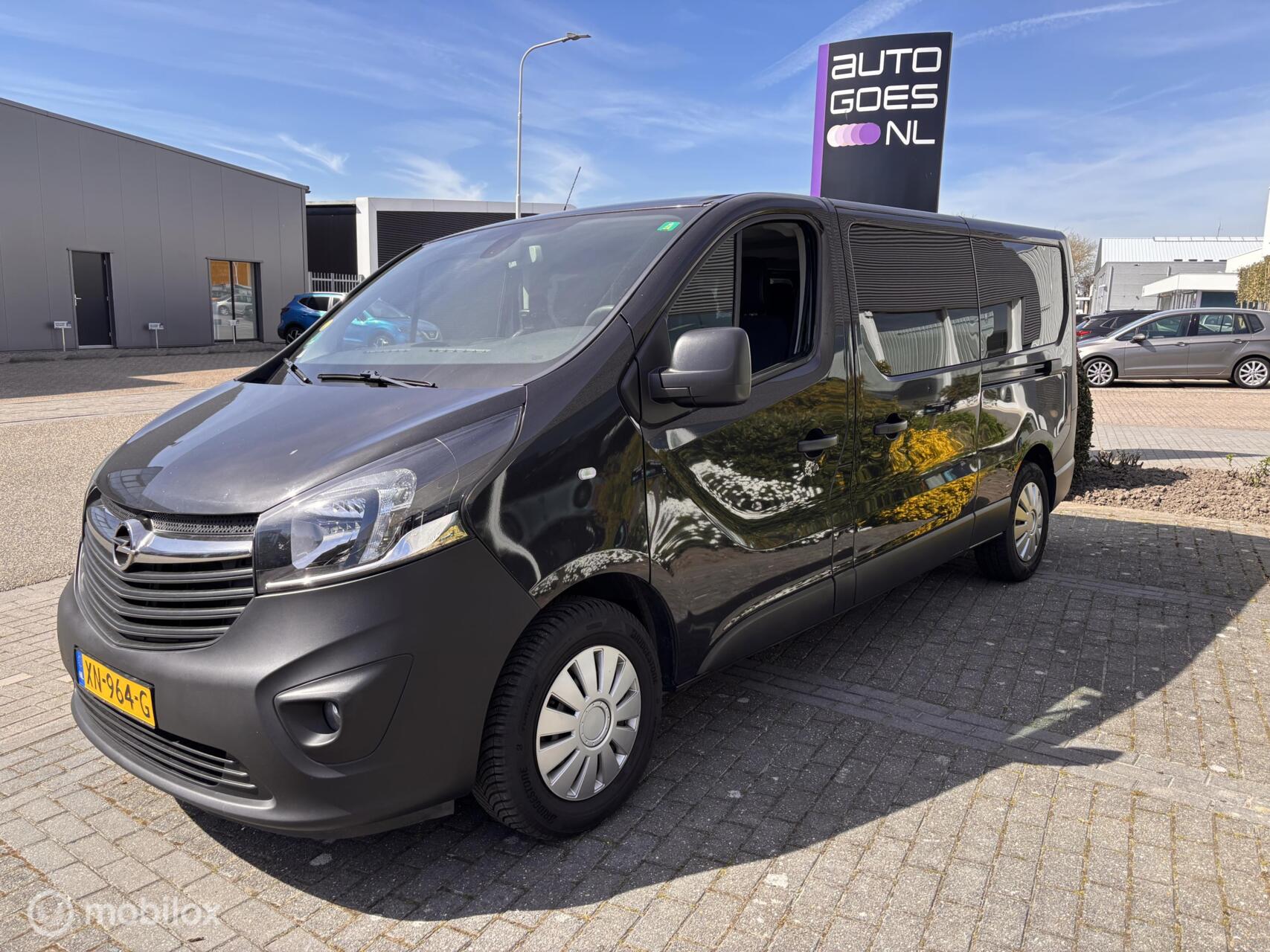 Foto van Opel Vivaro-b