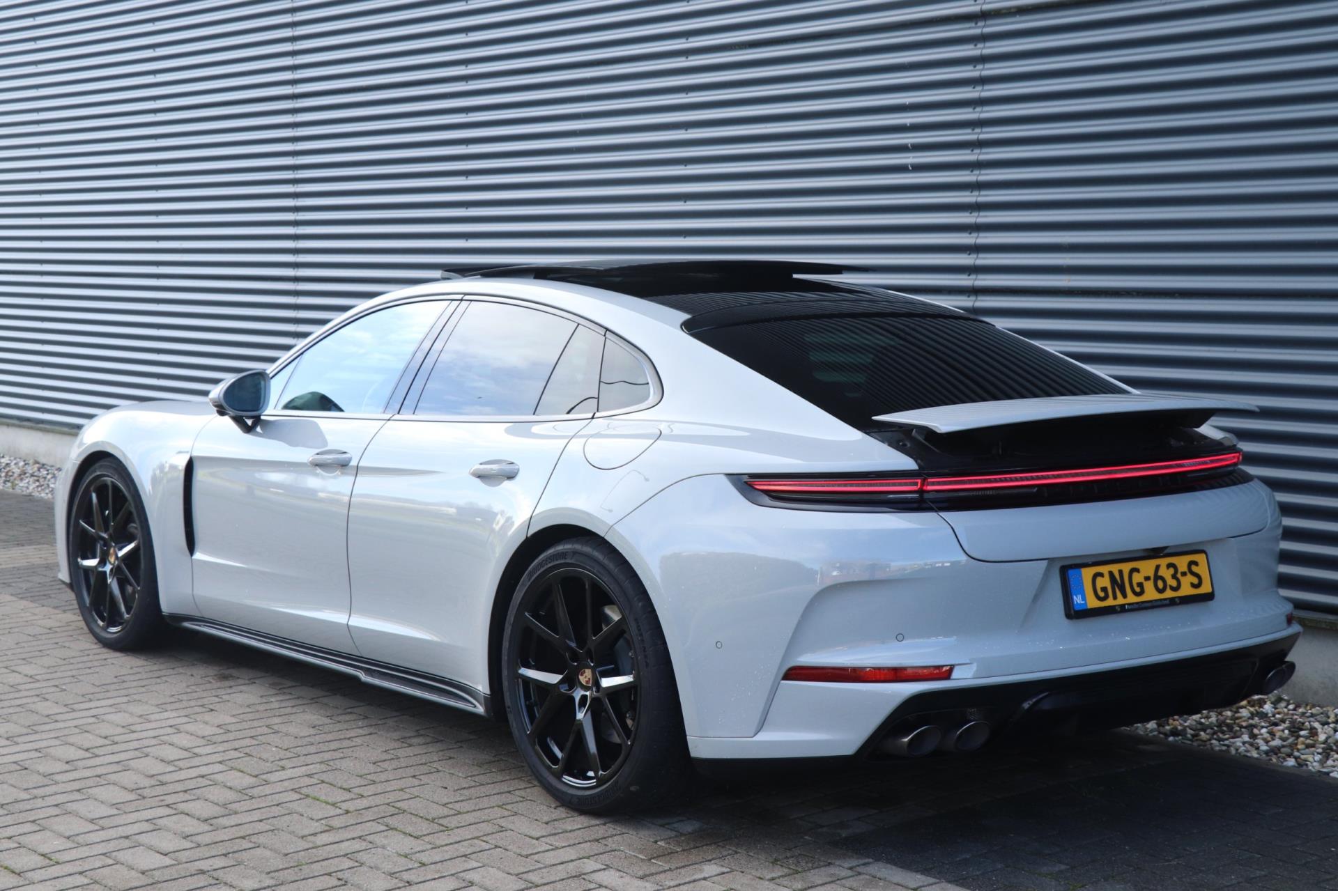 Foto van Porsche Panamera 4 E-hybrid
