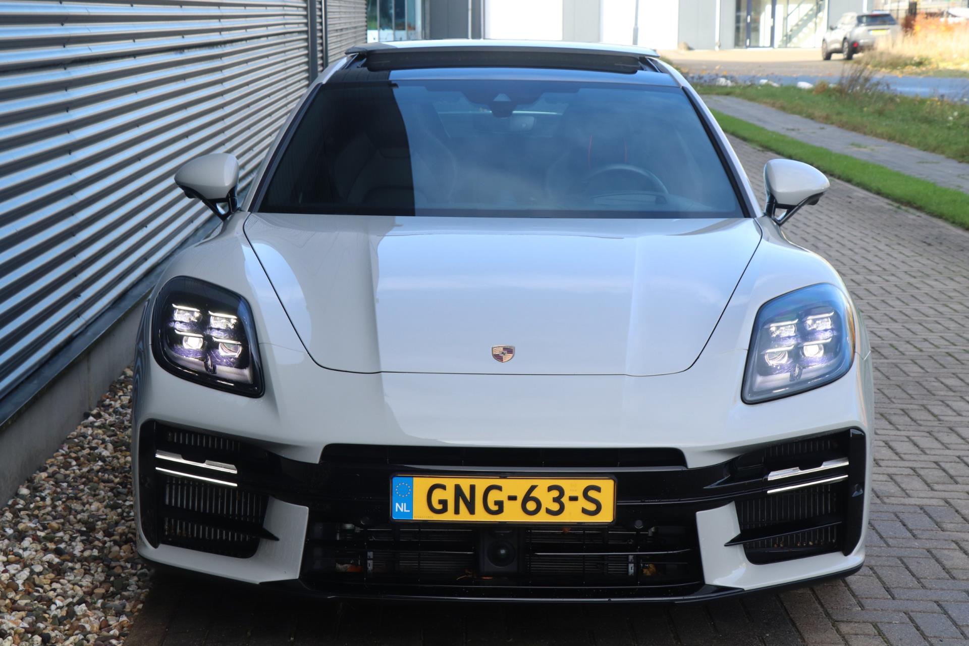 Foto van Porsche Panamera 4 E-hybrid