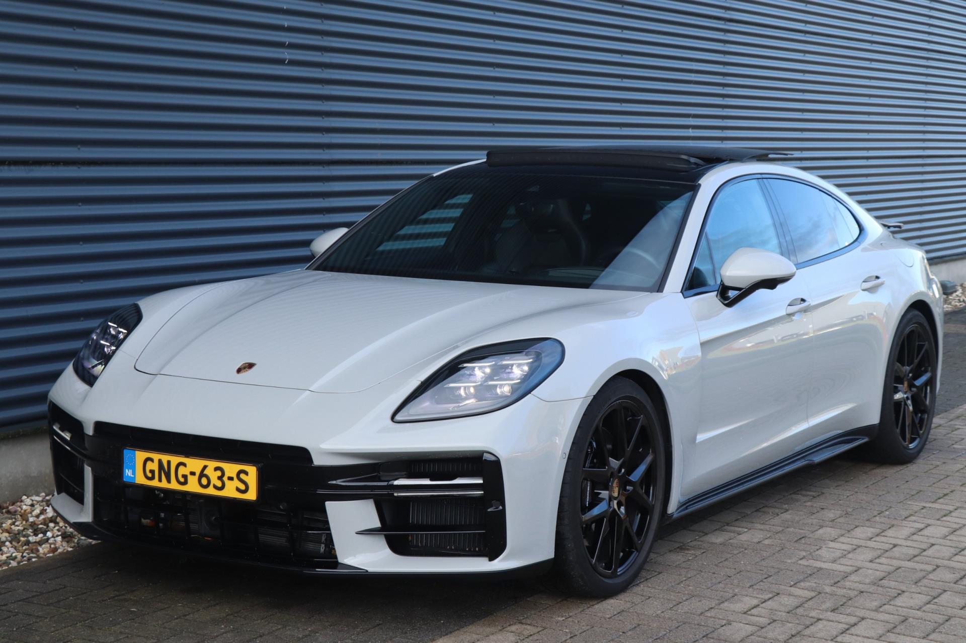 Foto van Porsche Panamera 4 E-hybrid