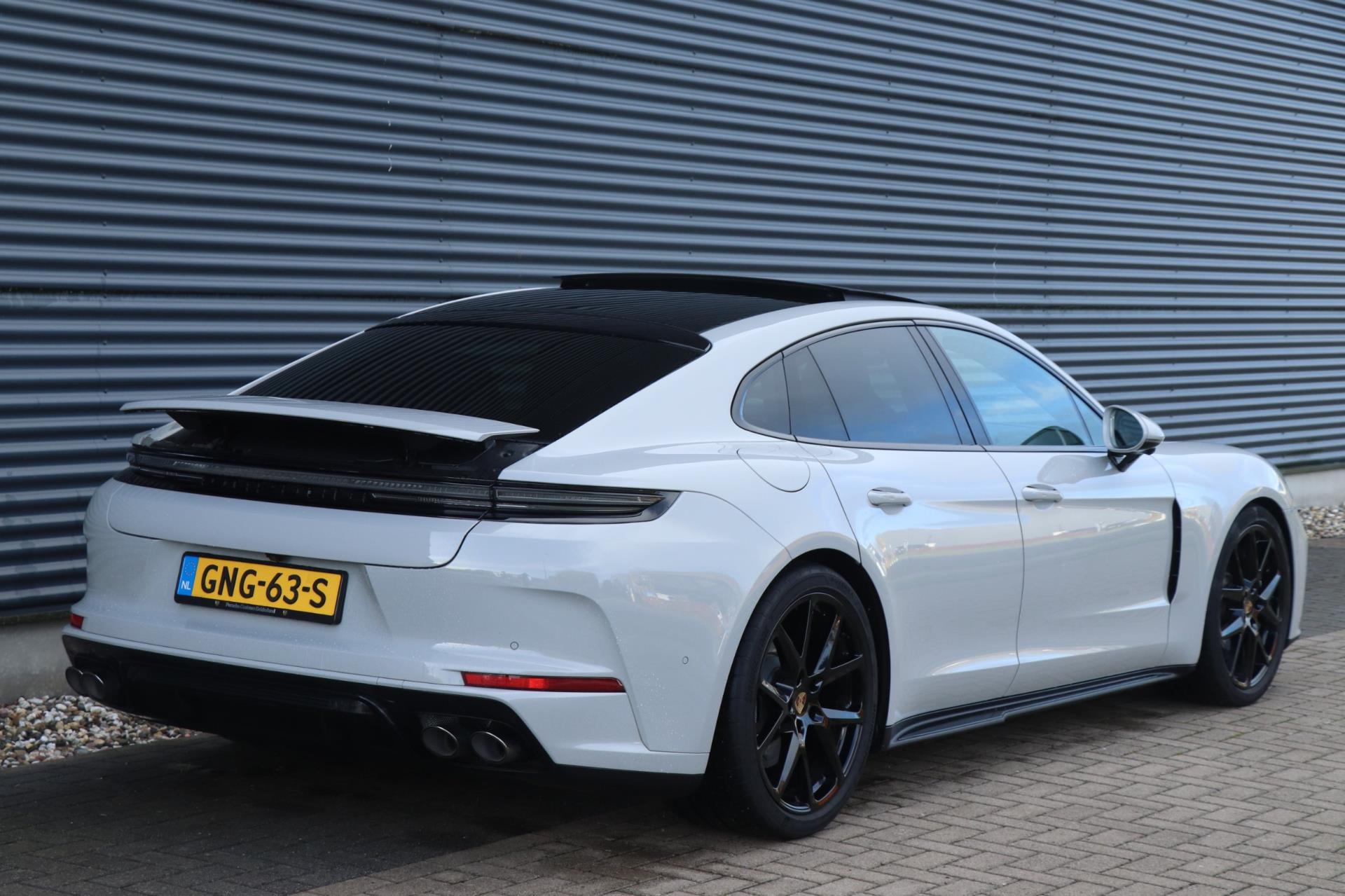 Foto van Porsche Panamera 4 E-hybrid