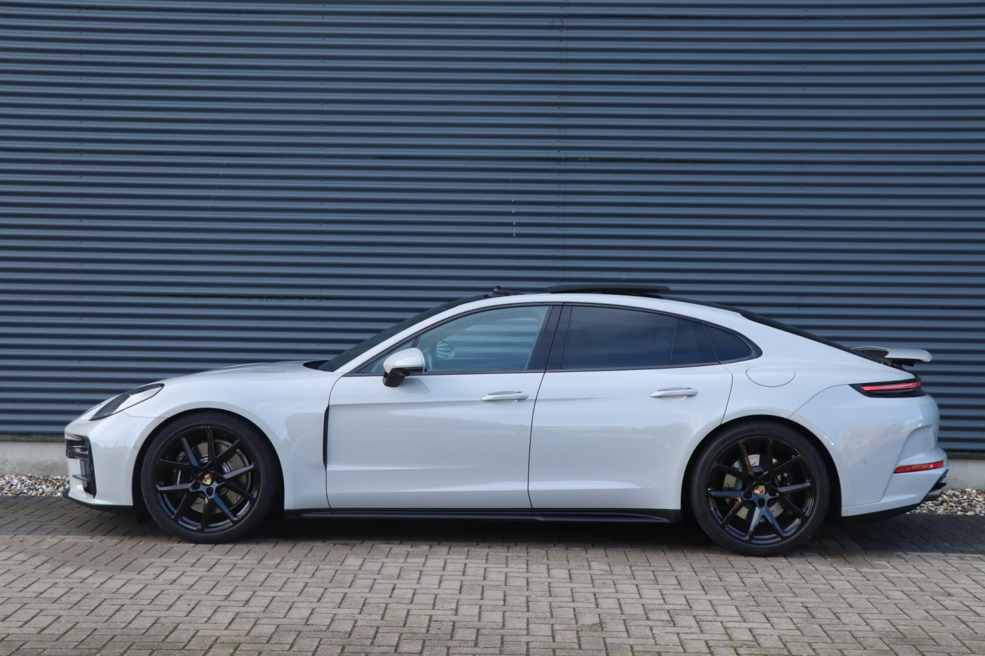 Foto van Porsche Panamera 4 E-hybrid