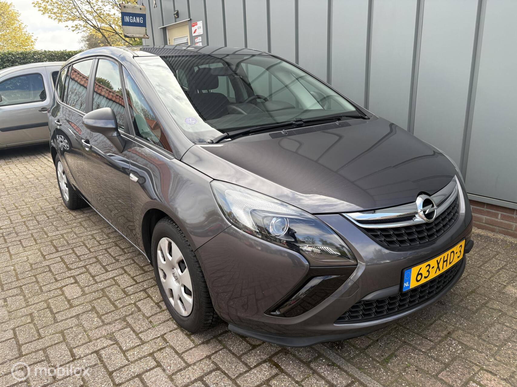 Opel Zafira Tourer 1.4 Edition 2012 - voorkant